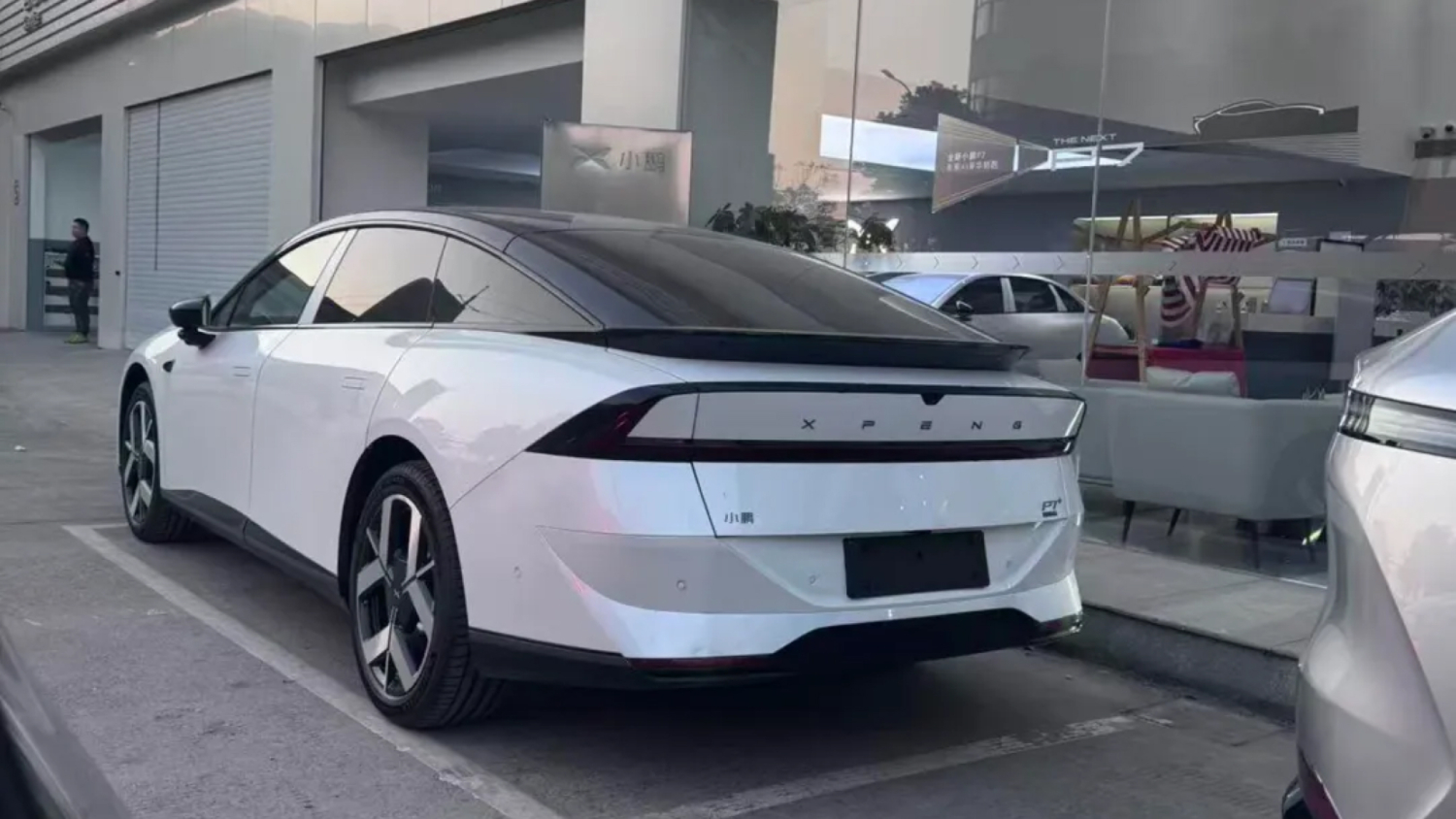 Trung Quốc tung xe hybrid có thể chạy thuần điện gần 450 km, cao hơn xe điện - Ảnh 4.