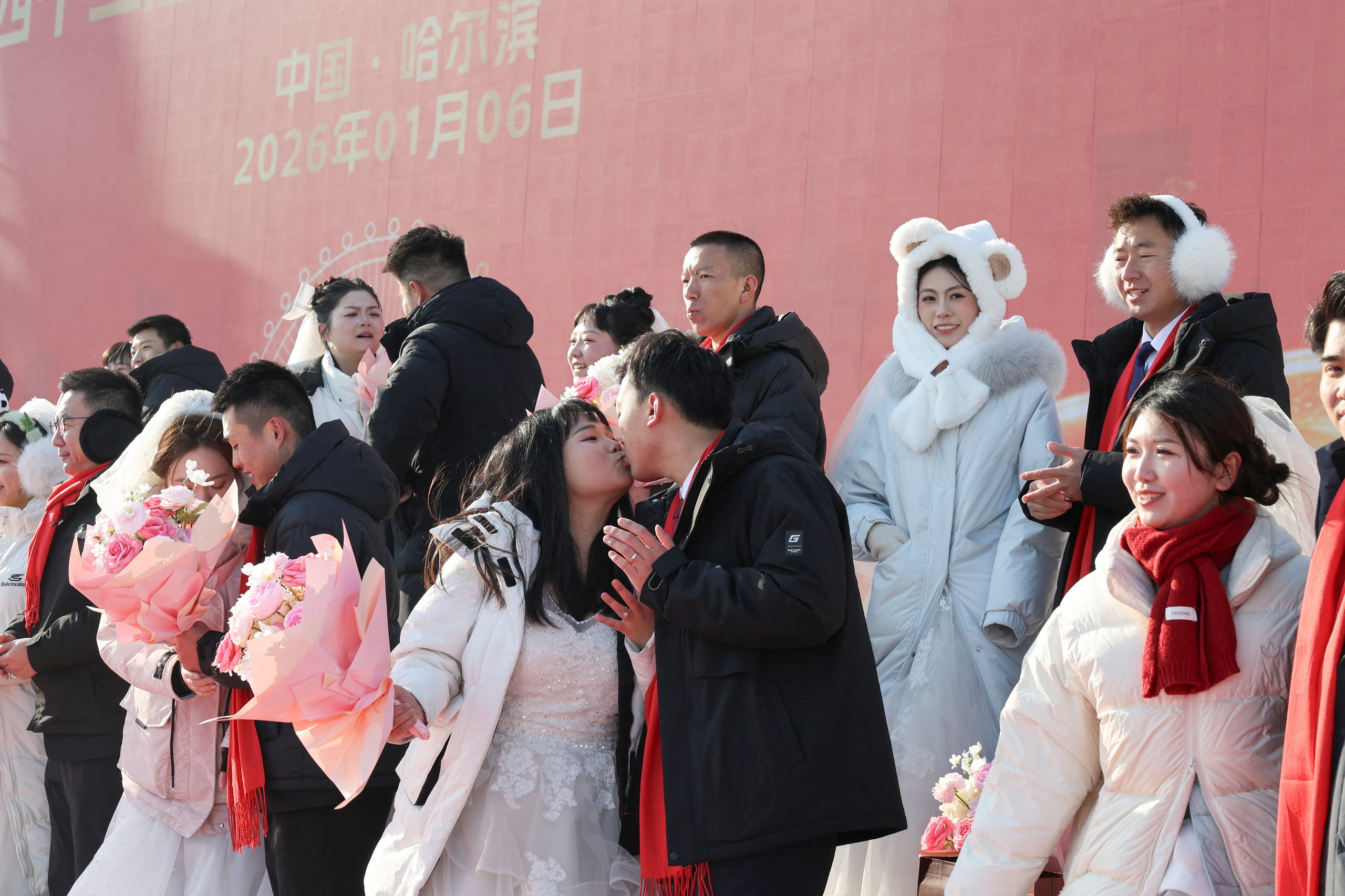 Số người kết hôn gia tăng, tỷ lệ sinh vẫn thấp kỷ lục ở Trung Quốc - Ảnh 1.