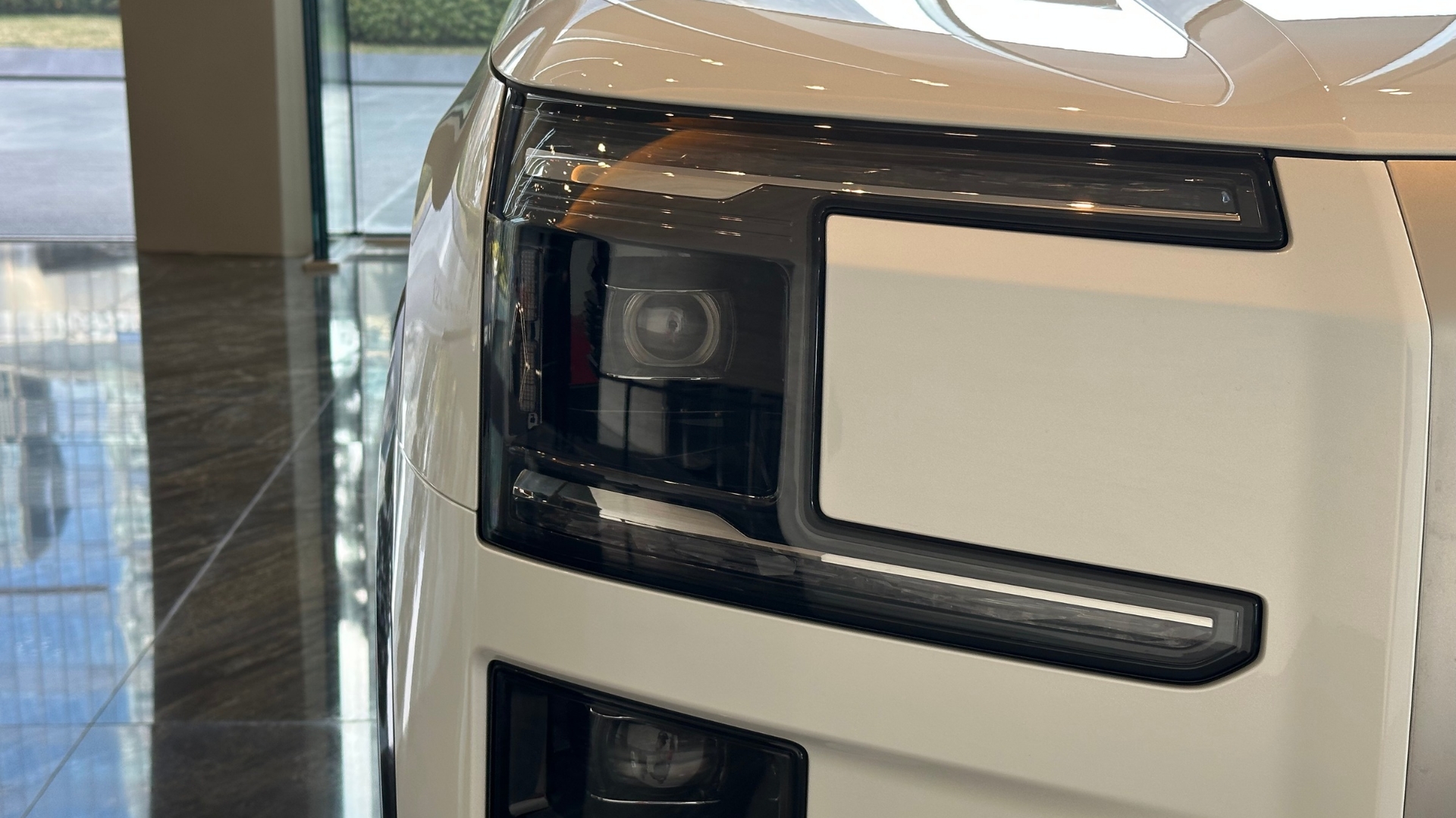 SUV 'tiền tỉ' của h&atilde;ng xe sang Trung Quốc c&oacute; g&igrave; đặc biệt? - Ảnh 2.