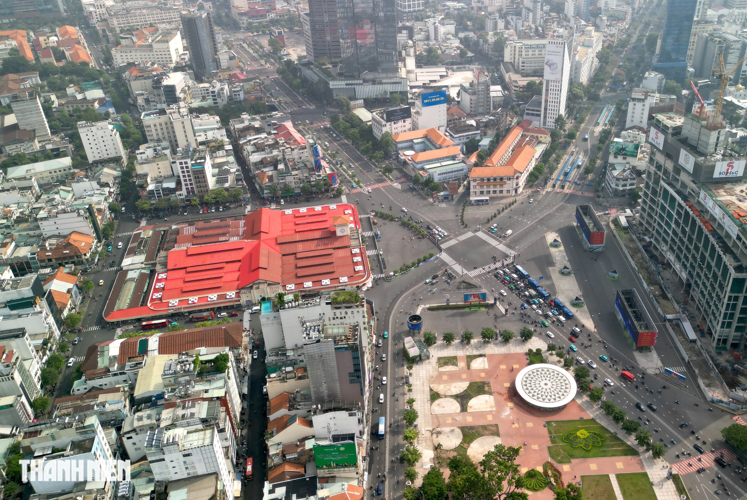 Chợ Bến Th&agrave;nh đang &lsquo;thay &aacute;o mới&rsquo; chuẩn bị đ&oacute;n Tết B&iacute;nh Ngọ sắp đến - Ảnh 11.