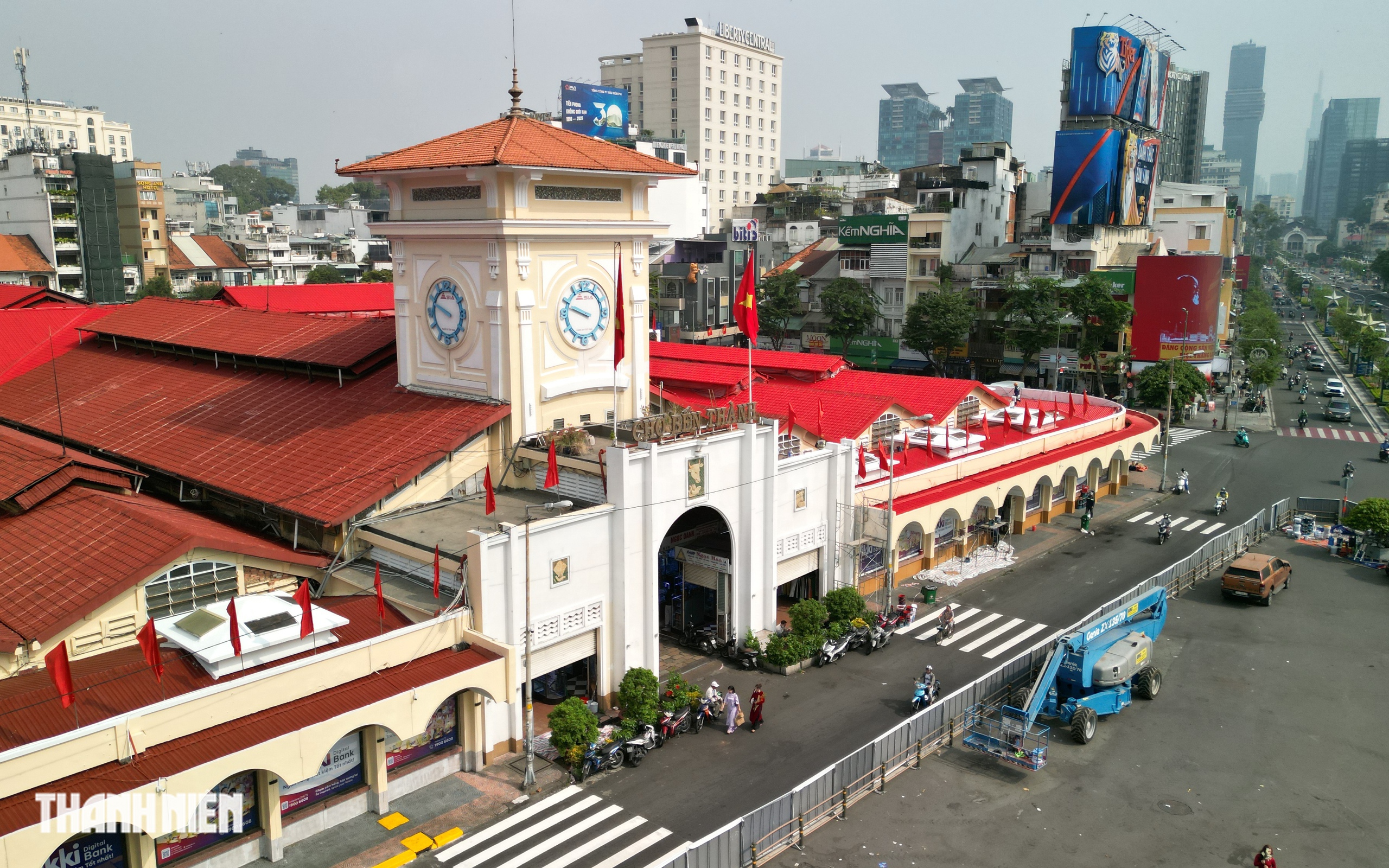 Chợ Bến Th&agrave;nh đang &lsquo;thay &aacute;o mới&rsquo; chuẩn bị đ&oacute;n Tết B&iacute;nh Ngọ sắp đến - Ảnh 5.