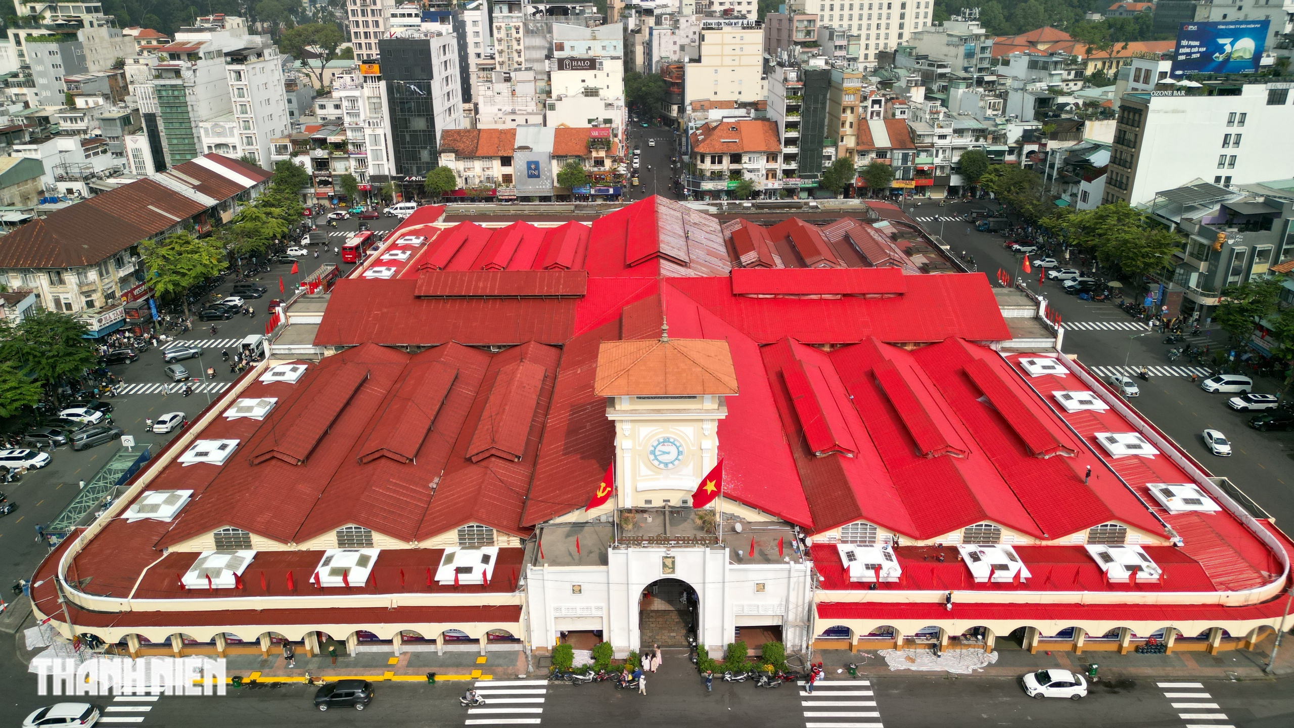 Chợ Bến Th&agrave;nh đang &lsquo;thay &aacute;o mới&rsquo; chuẩn bị đ&oacute;n Tết B&iacute;nh Ngọ sắp đến - Ảnh 1.