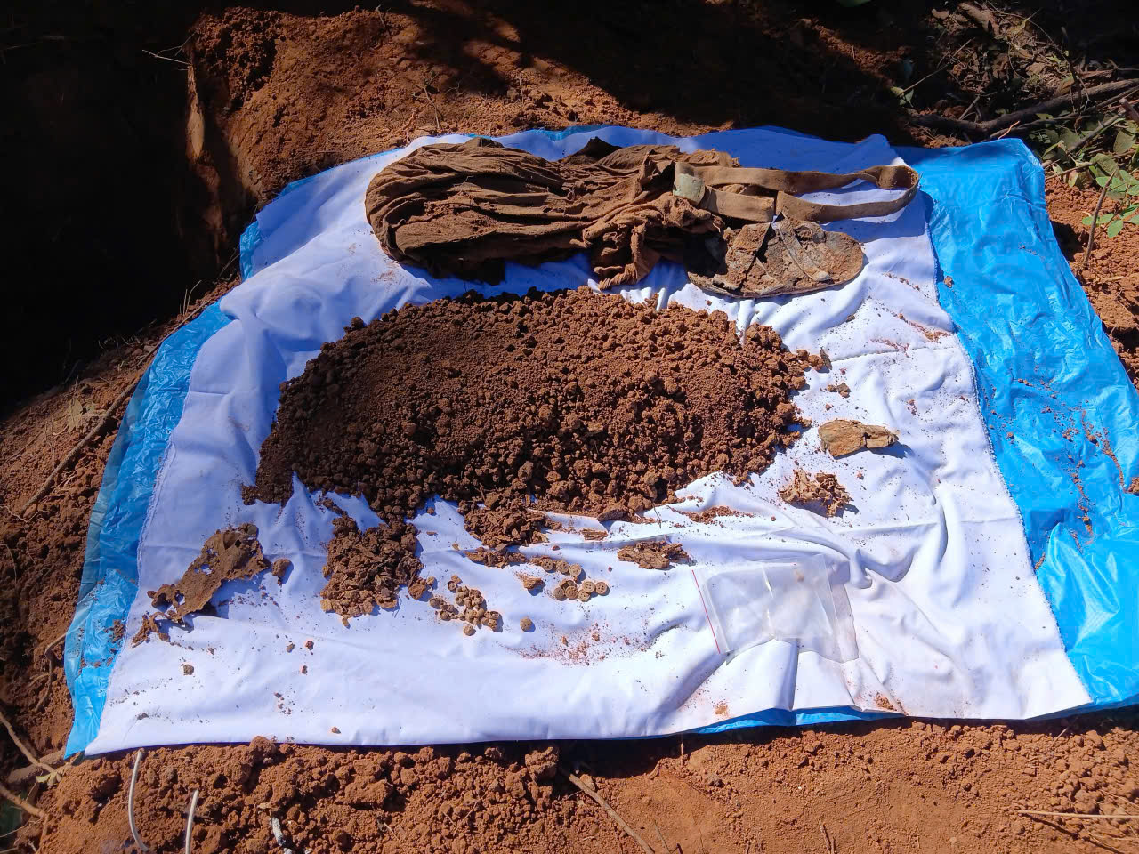 Tìm thấy 5 hài cốt liệt sĩ tại Lào, Campuchia - Ảnh 1.