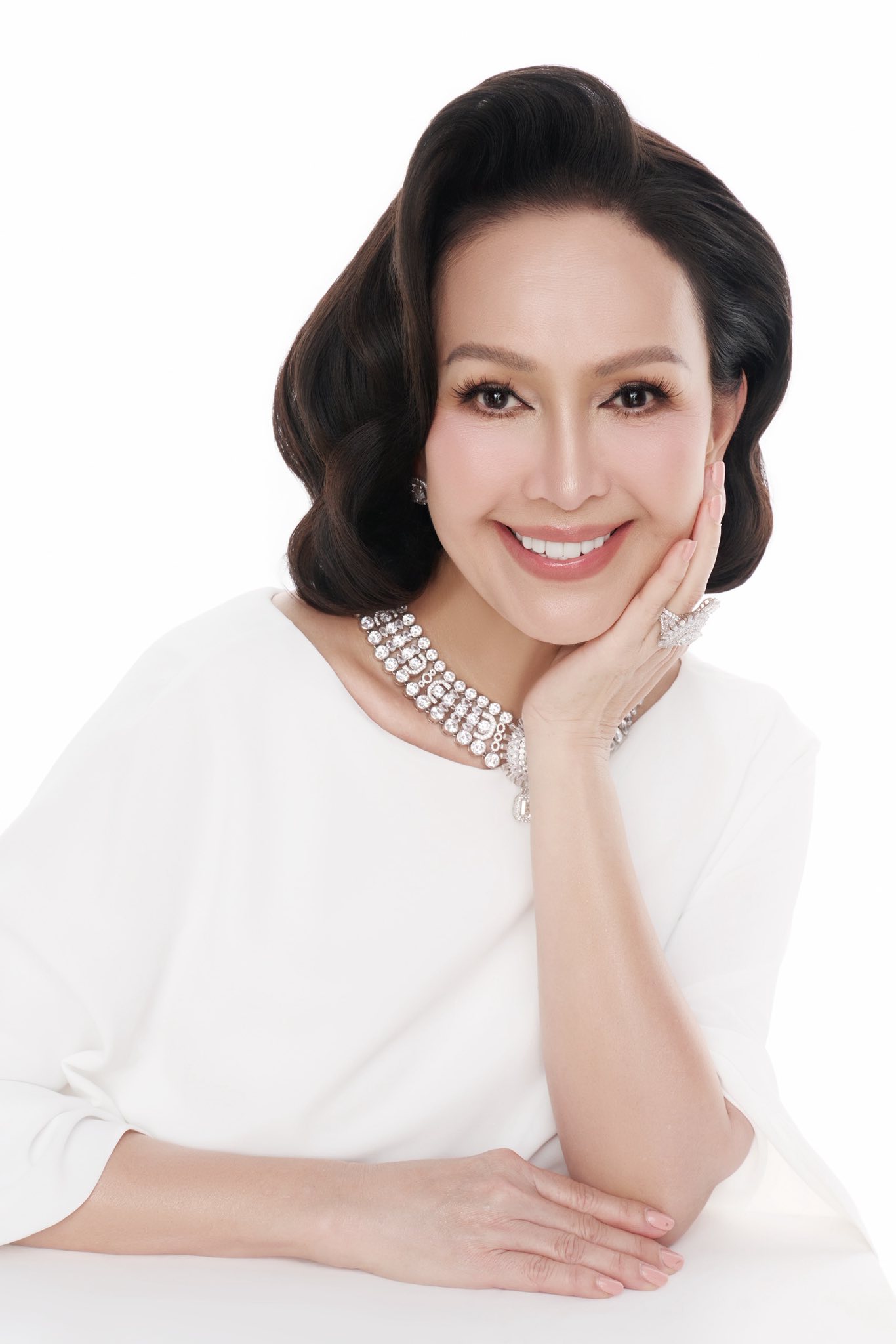 Diễm My 6X tiết lộ sự thay đổi sau 32 năm h&ocirc;n nh&acirc;n - Ảnh 1.