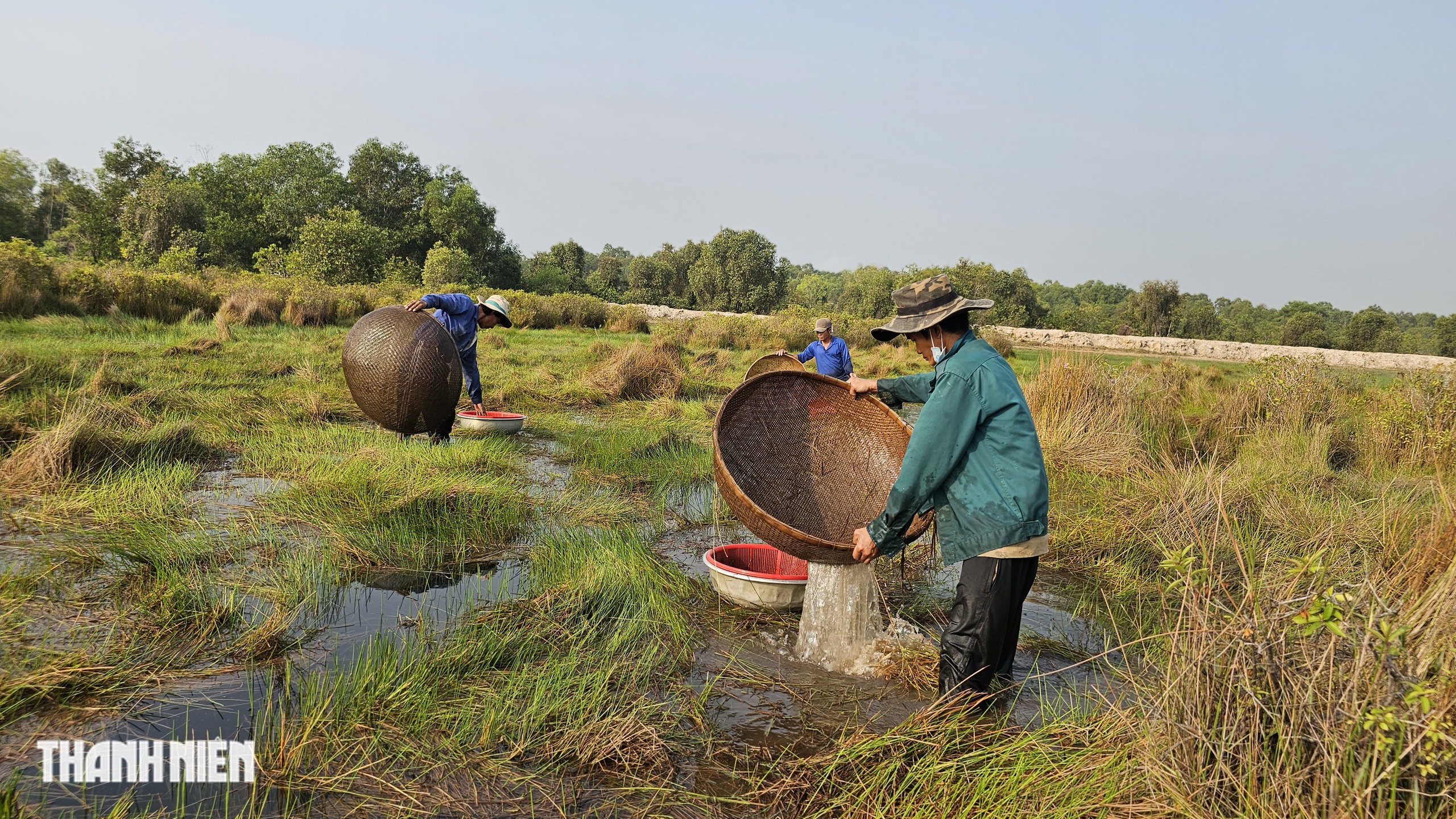 Gom nhặt lộc trời, đong đầy nghĩa xóm - Ảnh 7.