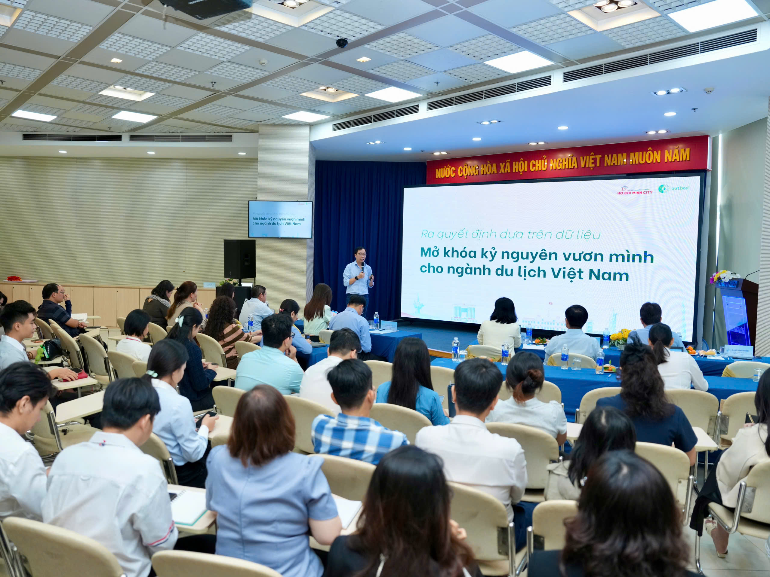 Nâng cao năng lực truyền thông ngành du lịch TP . HCM trong kỷ nguyên số - Ảnh 1.