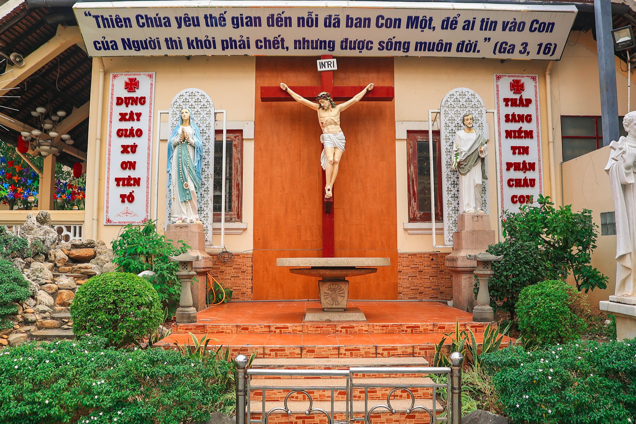 Bí ẩn thi thể giáo dân hơn 100 năm trong nhà thờ cổ ở TP.HCM- Ảnh 4. Bí ẩn thi thể giáo dân hơn 100 năm trong nhà thờ cổ ở TP.HCM- Ảnh 4.