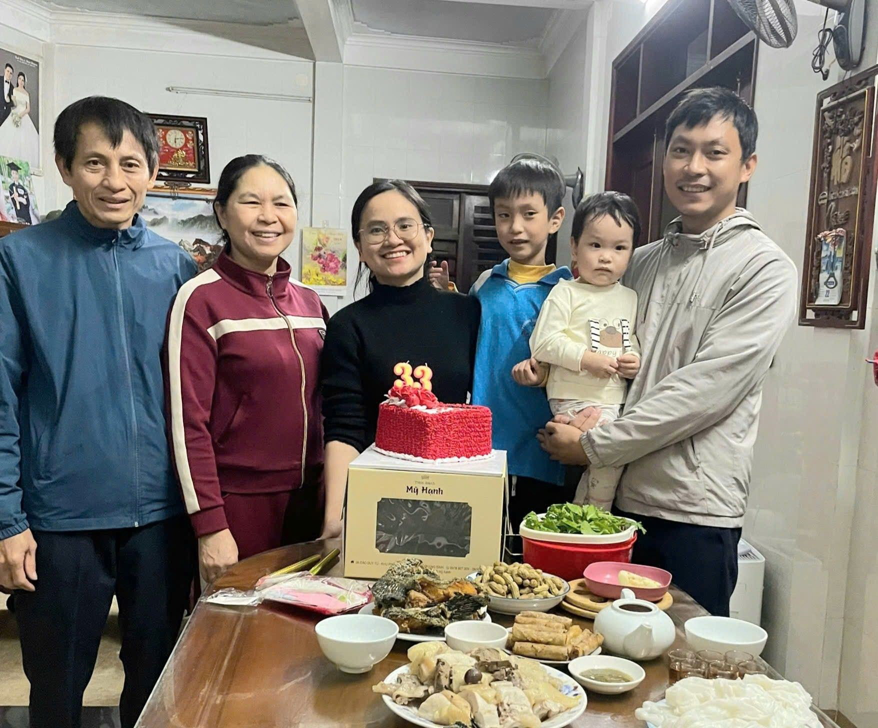 Một gia đình sống đẹp- Ảnh 1. Một gia đình sống đẹp- Ảnh 1.