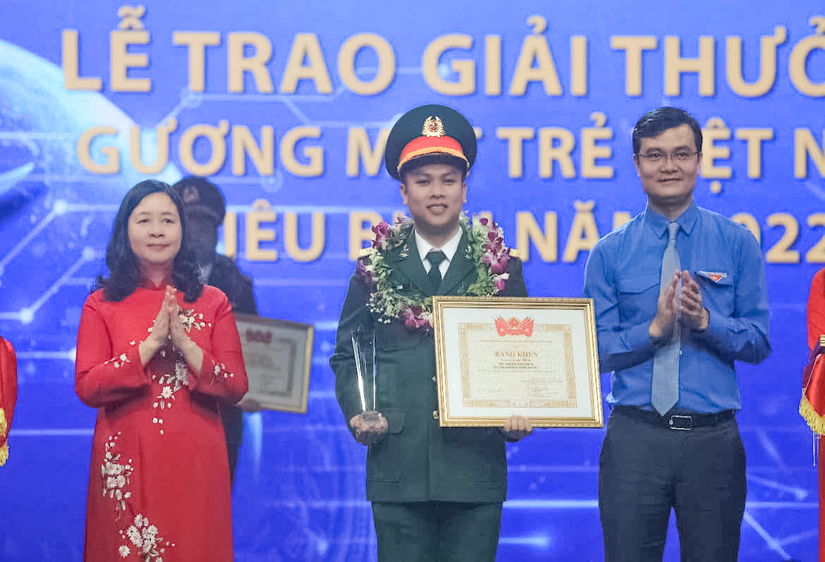 Đại úy Lê Hảo và những lựa chọn đáng khâm phục của giới trẻ việt nam - Ảnh 1. Đại úy Lê Hảo và những lựa chọn đáng khâm phục của giới trẻ việt nam - Ảnh 1.