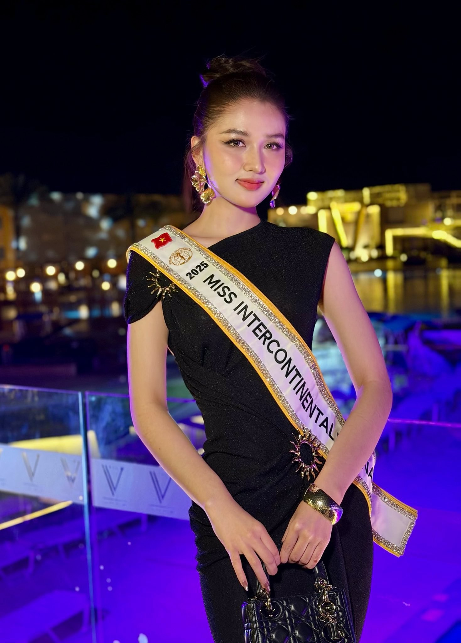 Cô gái quê Cà Mau thể hiện ra sao ở Hoa hậu Liên lục địa? - Ảnh 1.