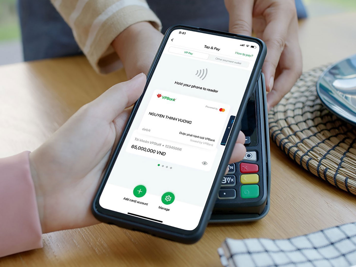 VPBank đưa ‘Chạm & đi’ đến hàng triệu chuyến giao thông công cộng TP.HCM- Ảnh 2. VPBank đưa ‘Chạm & đi’ đến hàng triệu chuyến giao thông công cộng TP.HCM- Ảnh 2.