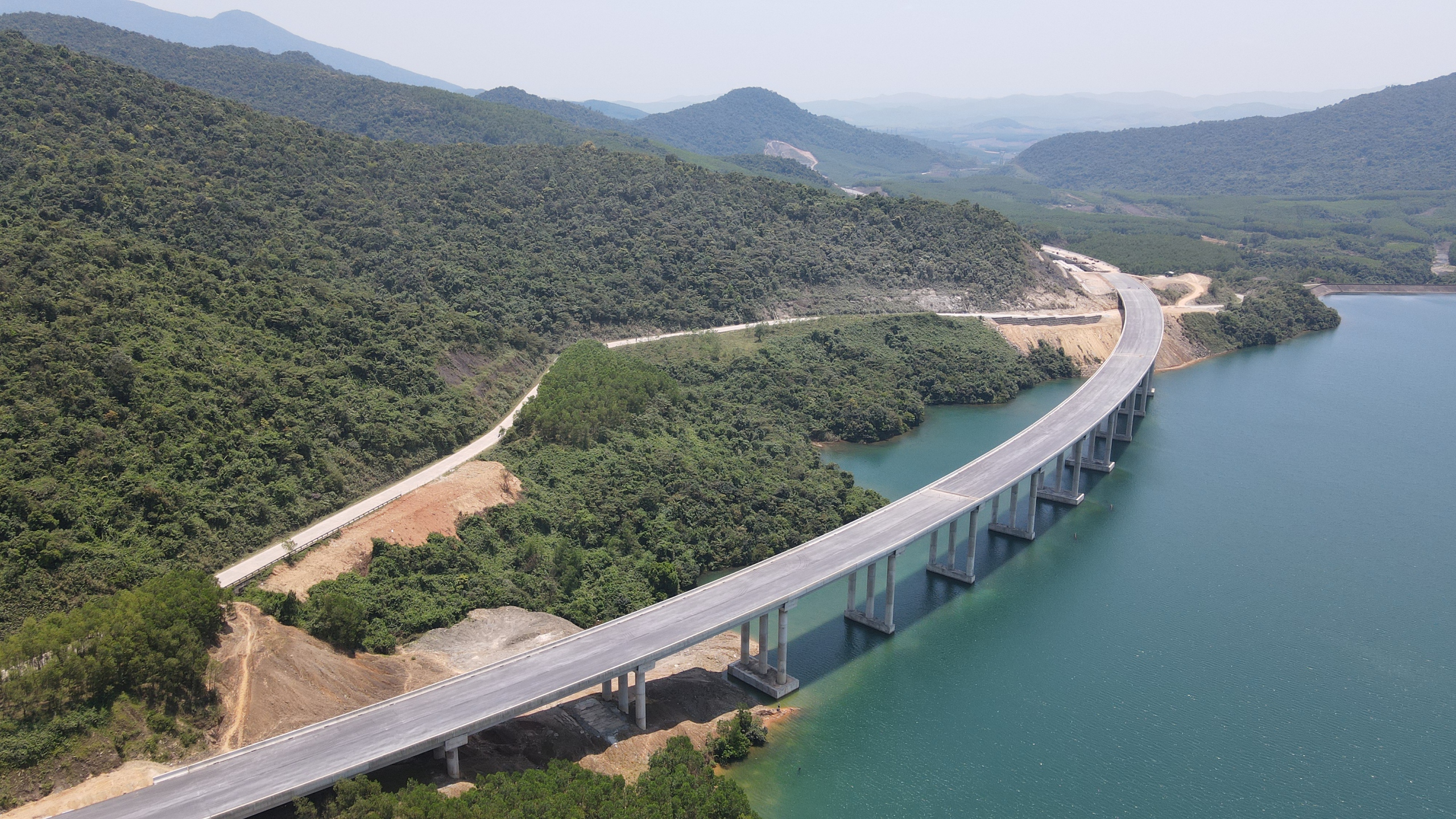 Cao tốc góp phần viết nên lịch sử- Ảnh 3. Cao tốc góp phần viết nên lịch sử- Ảnh 3.