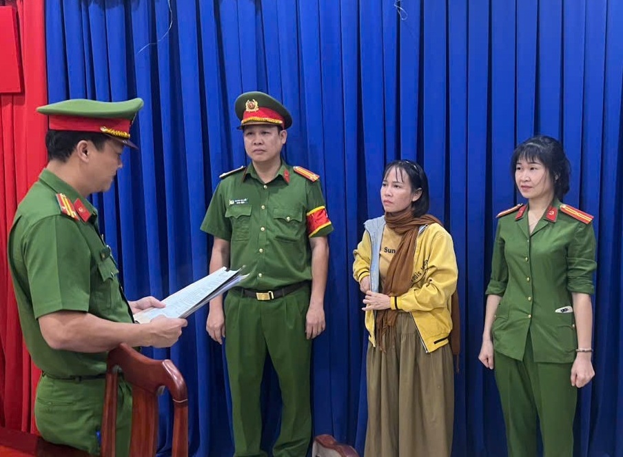 Công an tỉnh Đồng Nai bắt chủ nợ giả chữ ký công nhân lừa rút tiền BHXH- Ảnh 1.