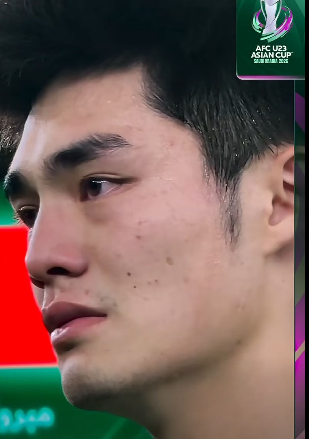 AFC bất ngờ đăng video Văn Khang, Trung Kiên rơi nước mắt: ‘Họ để lại trái tim mình trên sân’- Ảnh 3. AFC bất ngờ đăng video Văn Khang, Trung Kiên rơi nước mắt: ‘Họ để lại trái tim mình trên sân’- Ảnh 3.