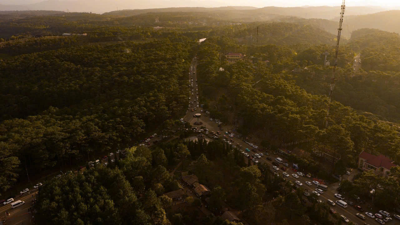 Khi đại đoàn kết được kể bằng 'mít non - cá chuồn'- Ảnh 5. Khi đại đoàn kết được kể bằng 'mít non - cá chuồn'- Ảnh 5.