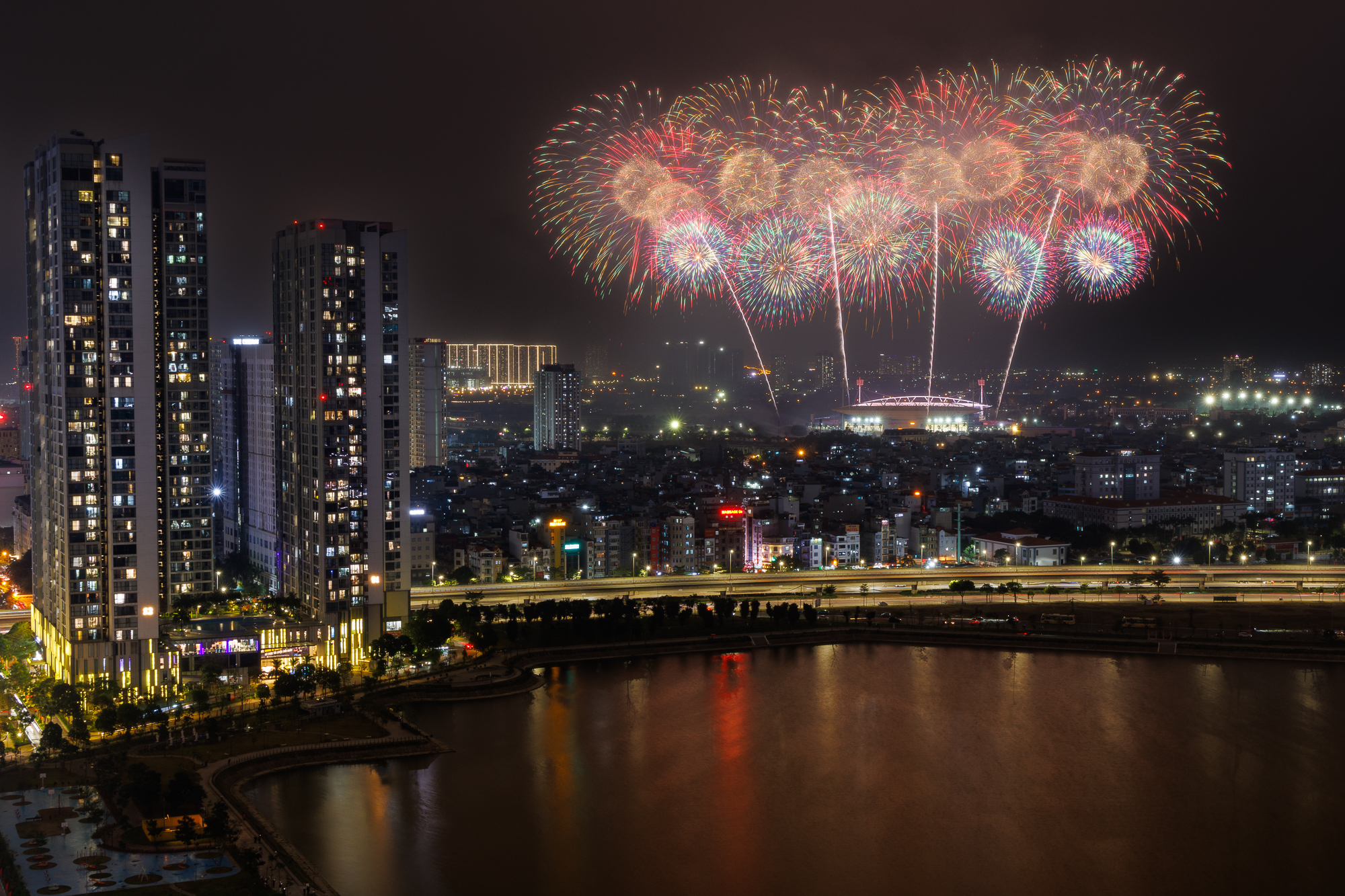 Ng&agrave;y mai, H&agrave; Nội sẽ c&oacute; đại nhạc hội ph&aacute;o hoa ho&agrave;nh tr&aacute;ng chưa từng c&oacute;
- Ảnh 3.