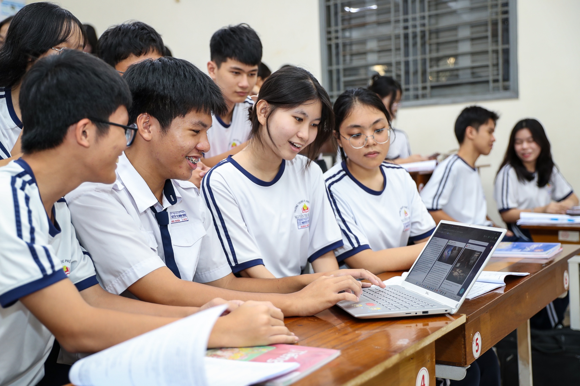 Điểm thi ngoại ngữ tốt nghiệp THPT 2021 - 2025: Cần đổi cách đối sánh - Ảnh 1.