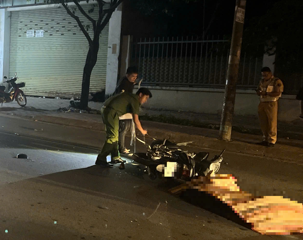 TP.HCM: Tai nạn trên đường Man Thiện, một người tử vong- Ảnh 1. TP.HCM: Tai nạn trên đường Man Thiện, một người tử vong- Ảnh 1.