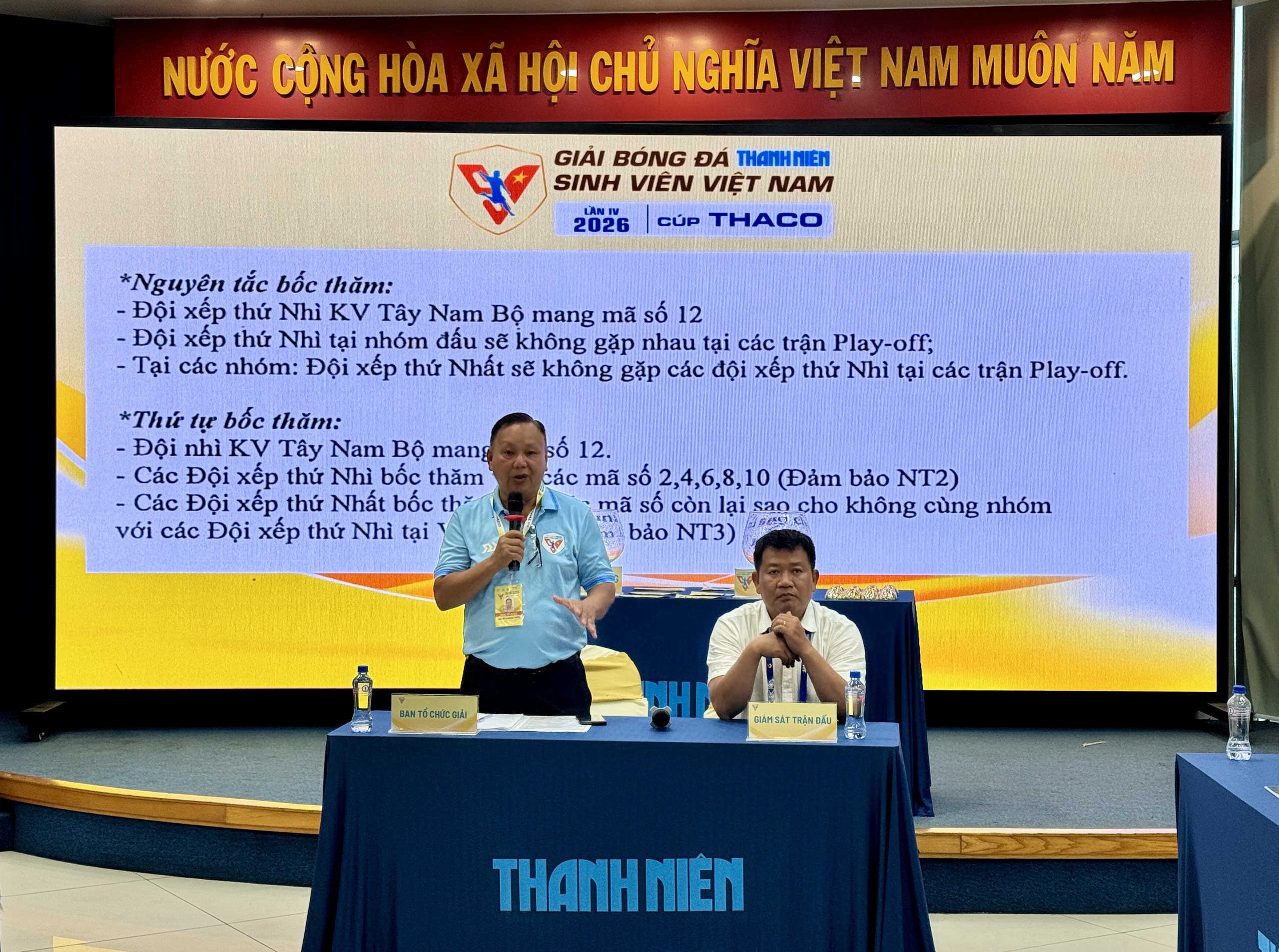 Lịch thi đấu 6 trận play-off khu vực TP.HCM: Thư h&ugrave;ng hấp dẫn- Ảnh 1.