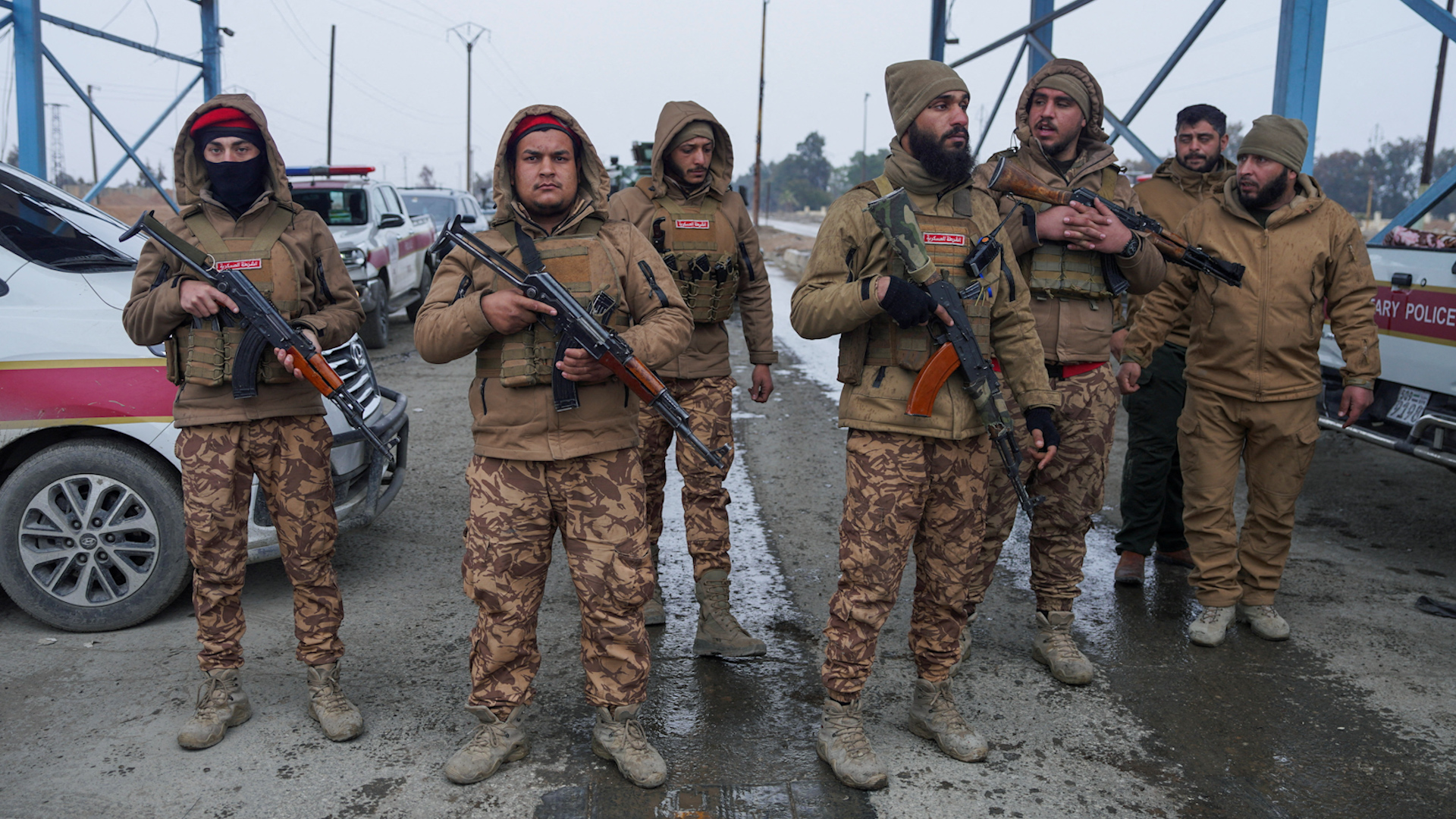 Quân đội Syria chống lại lực lượng người Kurd: Sự thay đổi trong chính sách của Mỹ - Ảnh 1.