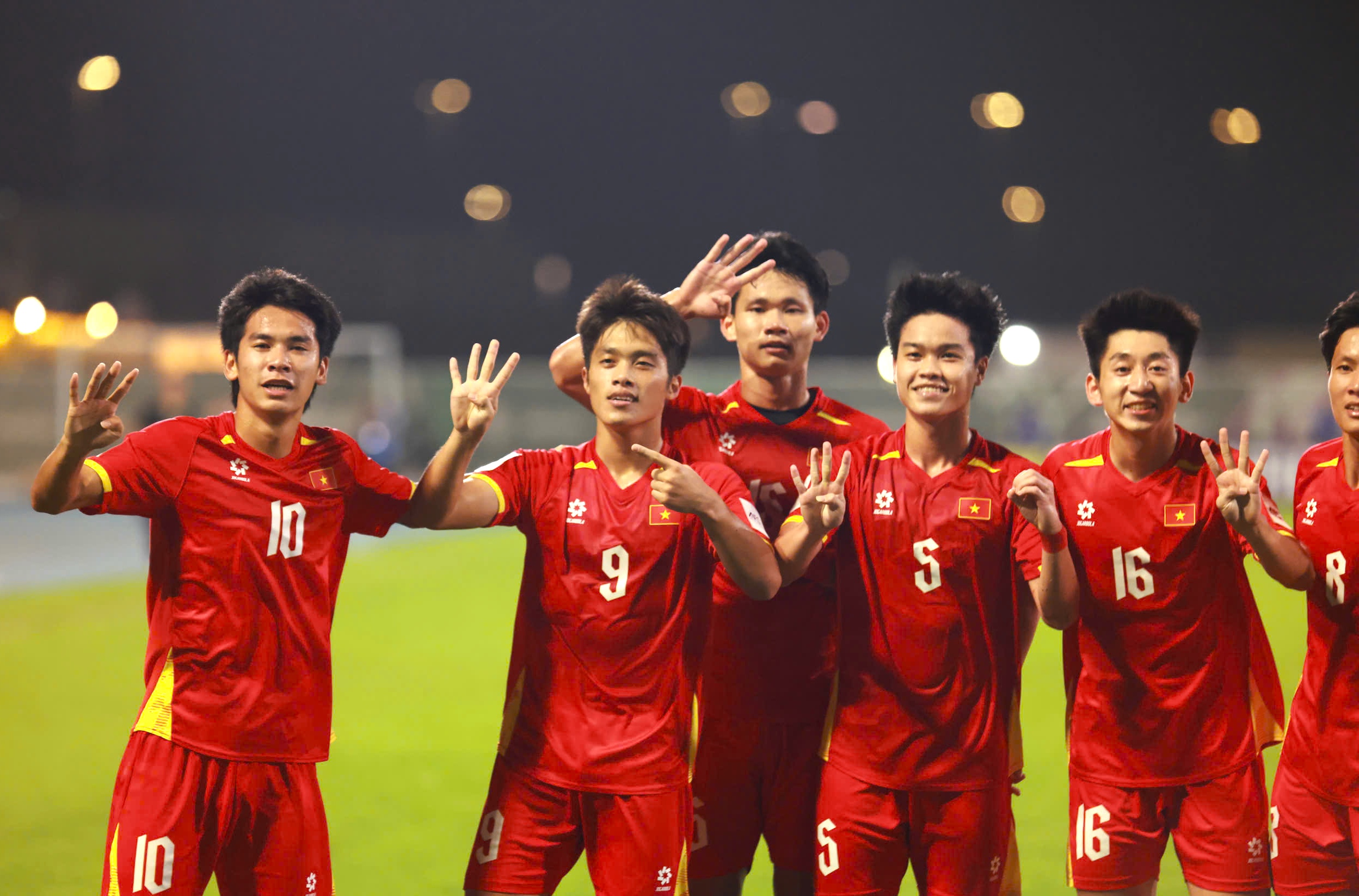 N&oacute;ng: U.23 Việt Nam c&oacute; thể kh&ocirc;ng dự giải mời Trung Quốc, &ocirc;ng Kim điều chỉnh&hellip;