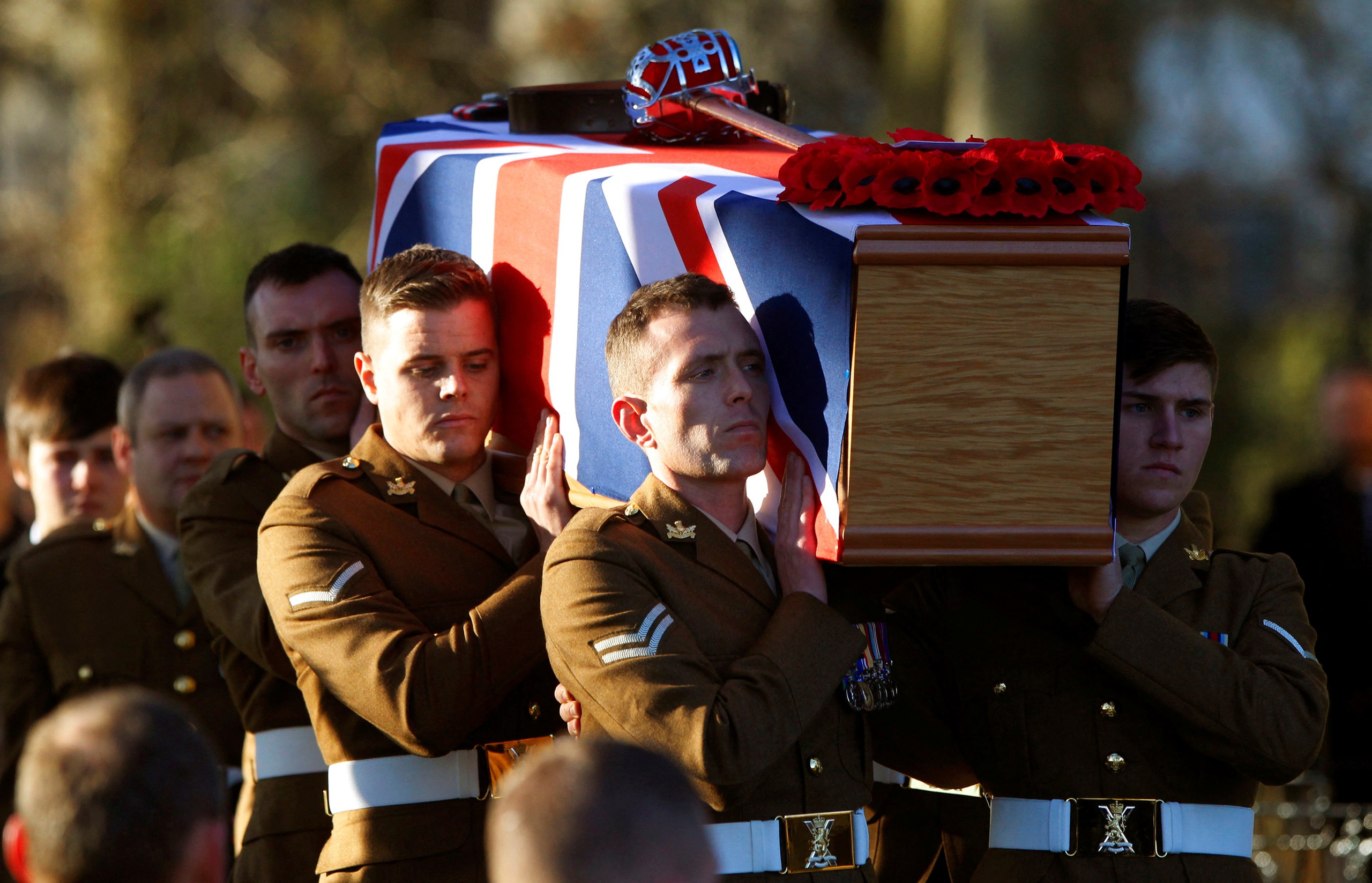 Thủ tướng Anh: b&igrave;nh luận của &ocirc;ng Trump về Afghanistan l&agrave; 'kinh khủng' - Ảnh 1.