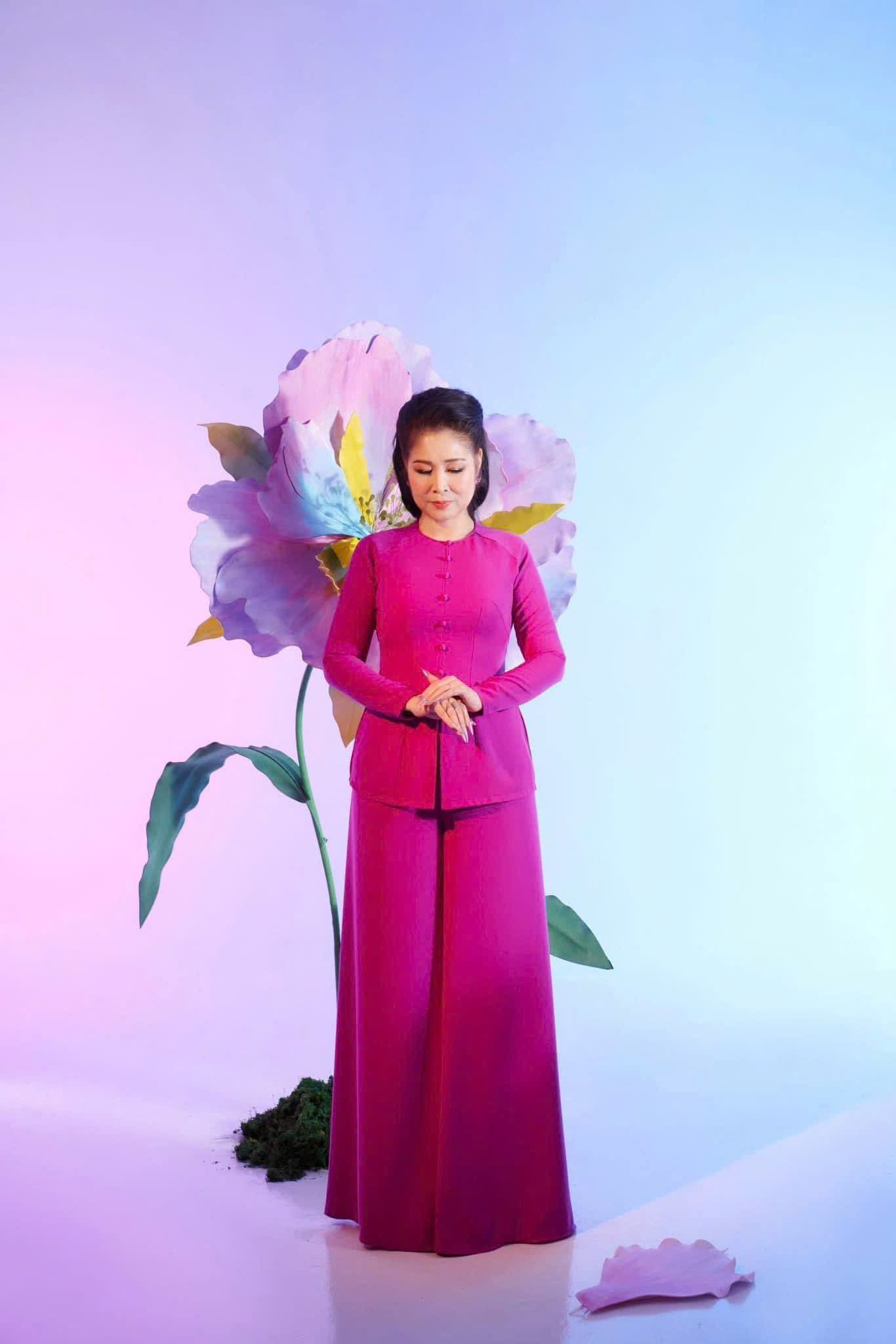 Sắc v&oacute;c g&acirc;y ch&uacute; &yacute; của NSND Hồng V&acirc;n ở tuổi 60 - Ảnh 9.