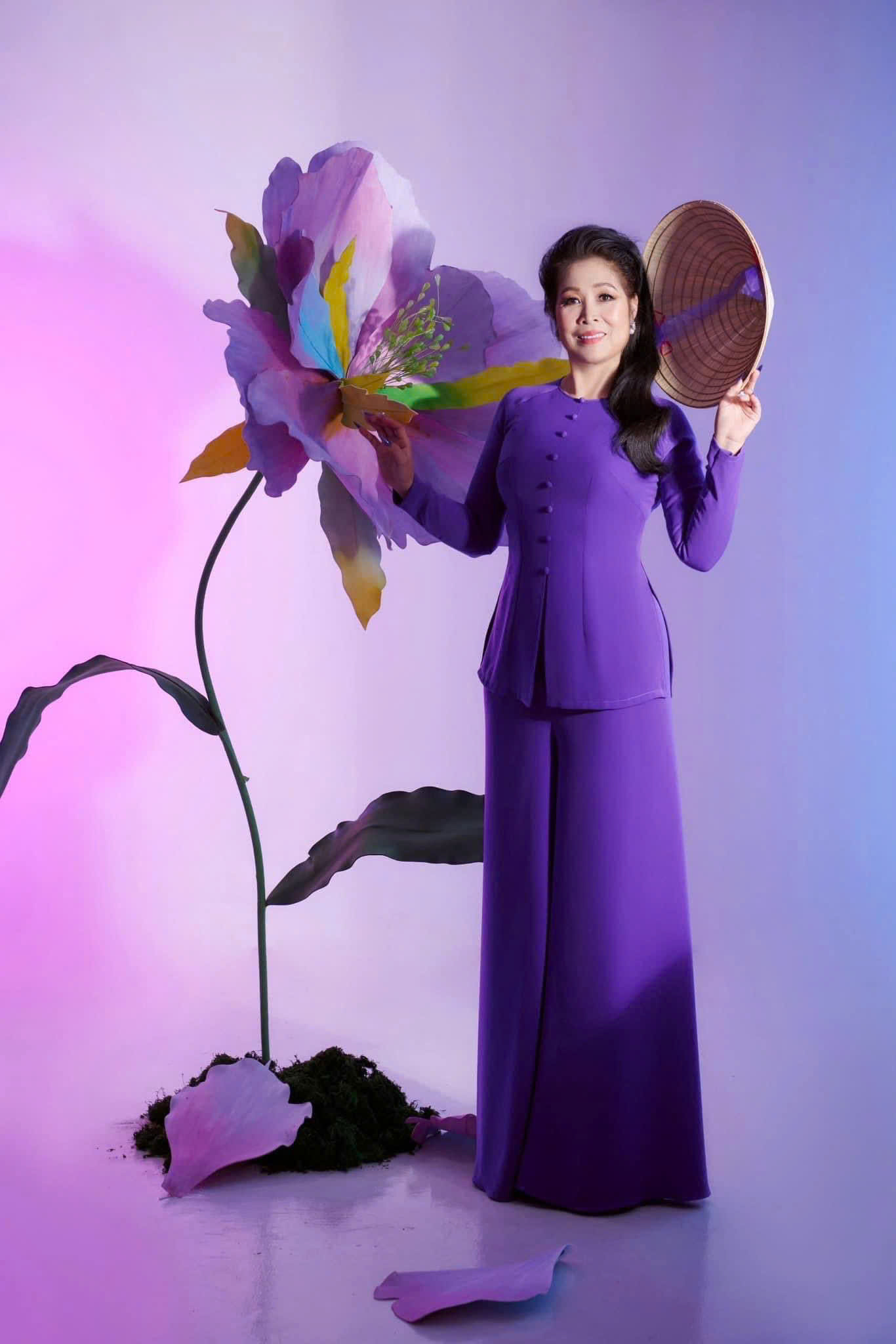 Sắc v&oacute;c g&acirc;y ch&uacute; &yacute; của NSND Hồng V&acirc;n ở tuổi 60 - Ảnh 10.