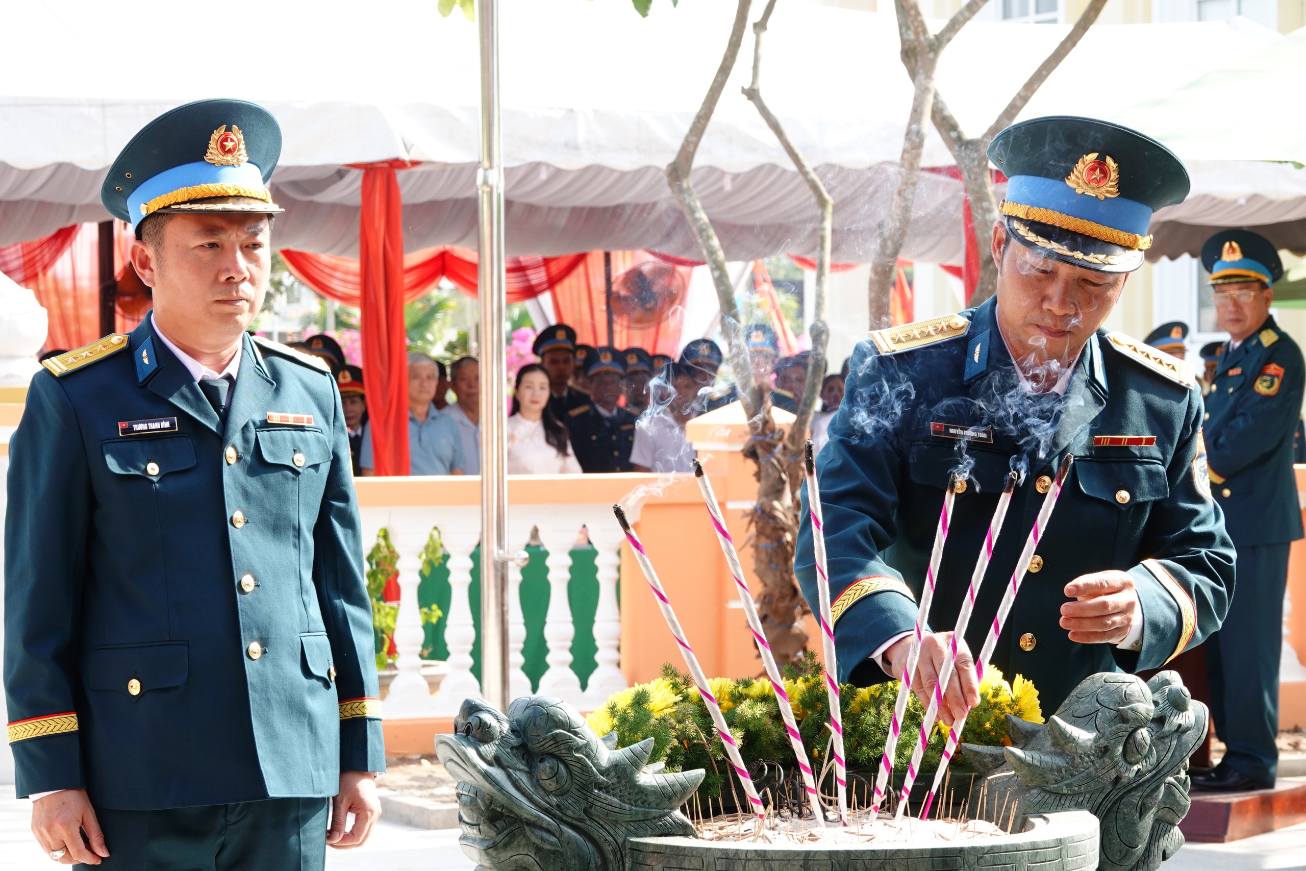 Khánh thành nhà bia tưởng niệm các anh hùng liệt sĩ Trung đoàn Không quân 917- Ảnh 3.