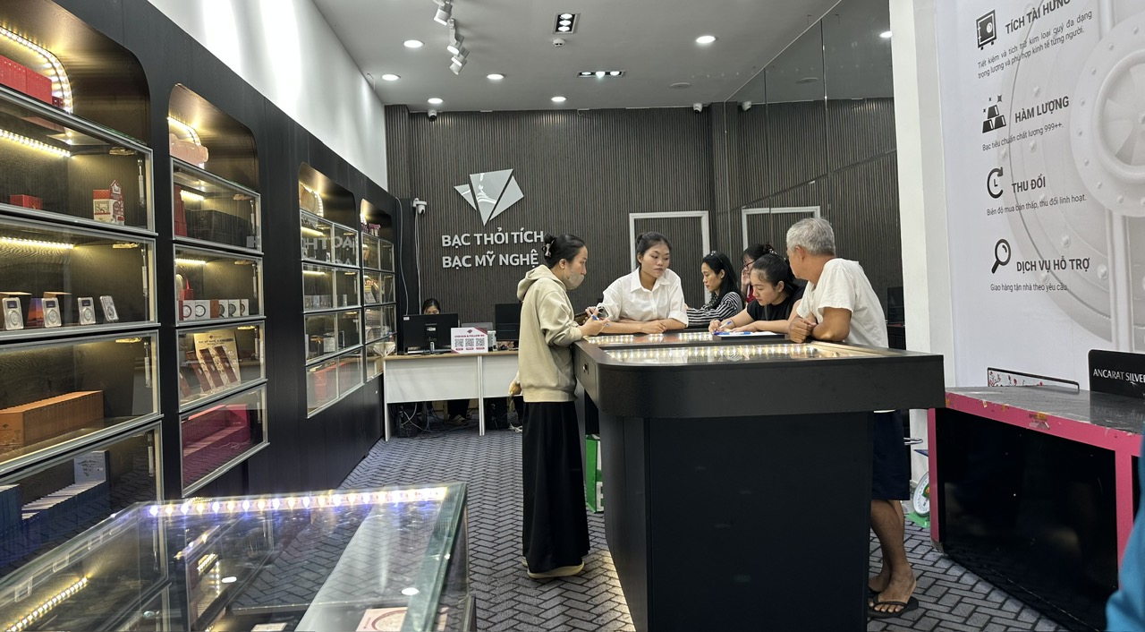 Đổ xô mua bạc khi giá lên đỉnh- Ảnh 3.