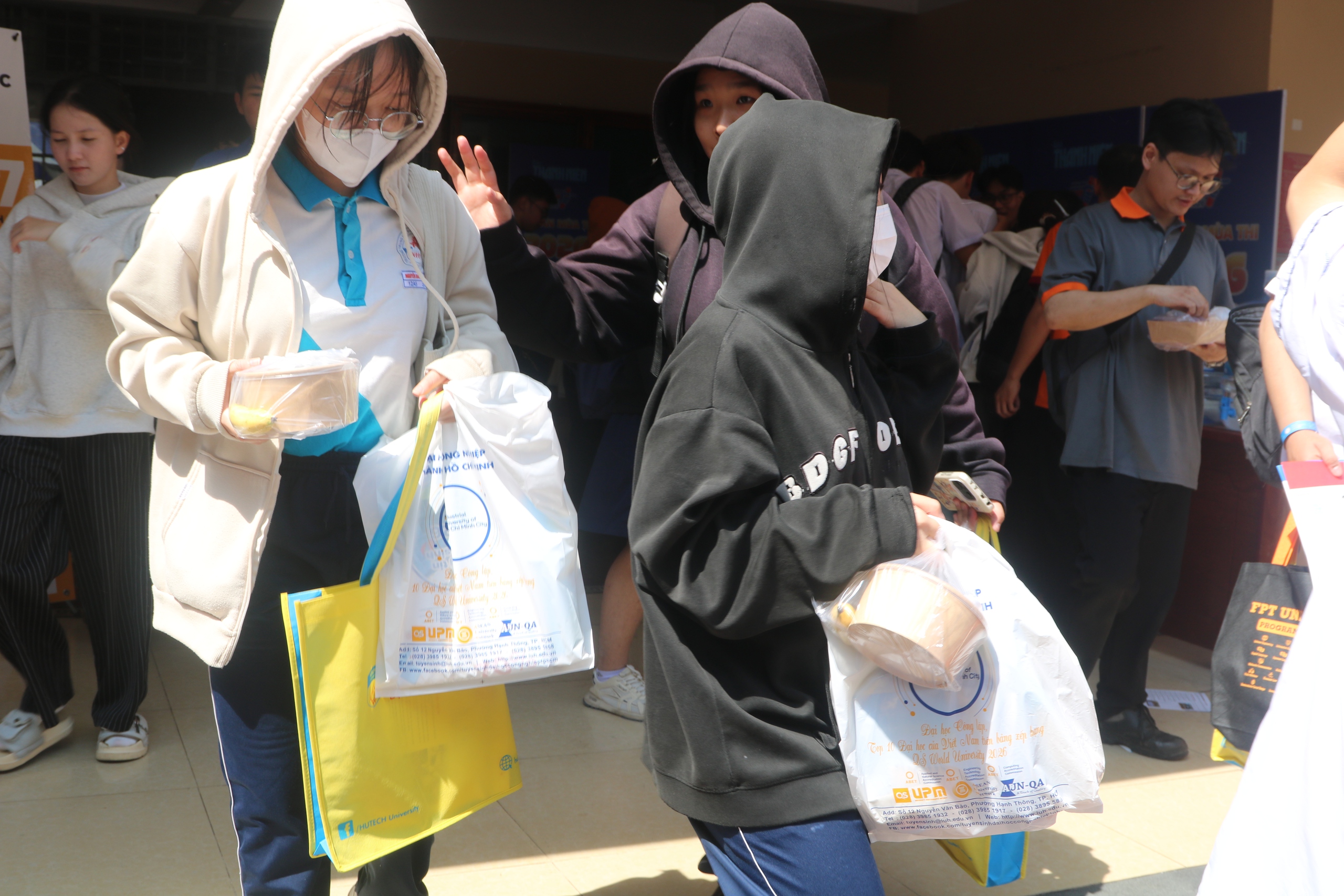 'Em không nghĩ đi Tư vấn mùa thi lại được lo cả cơm ăn, nước uống' - Ảnh 9.