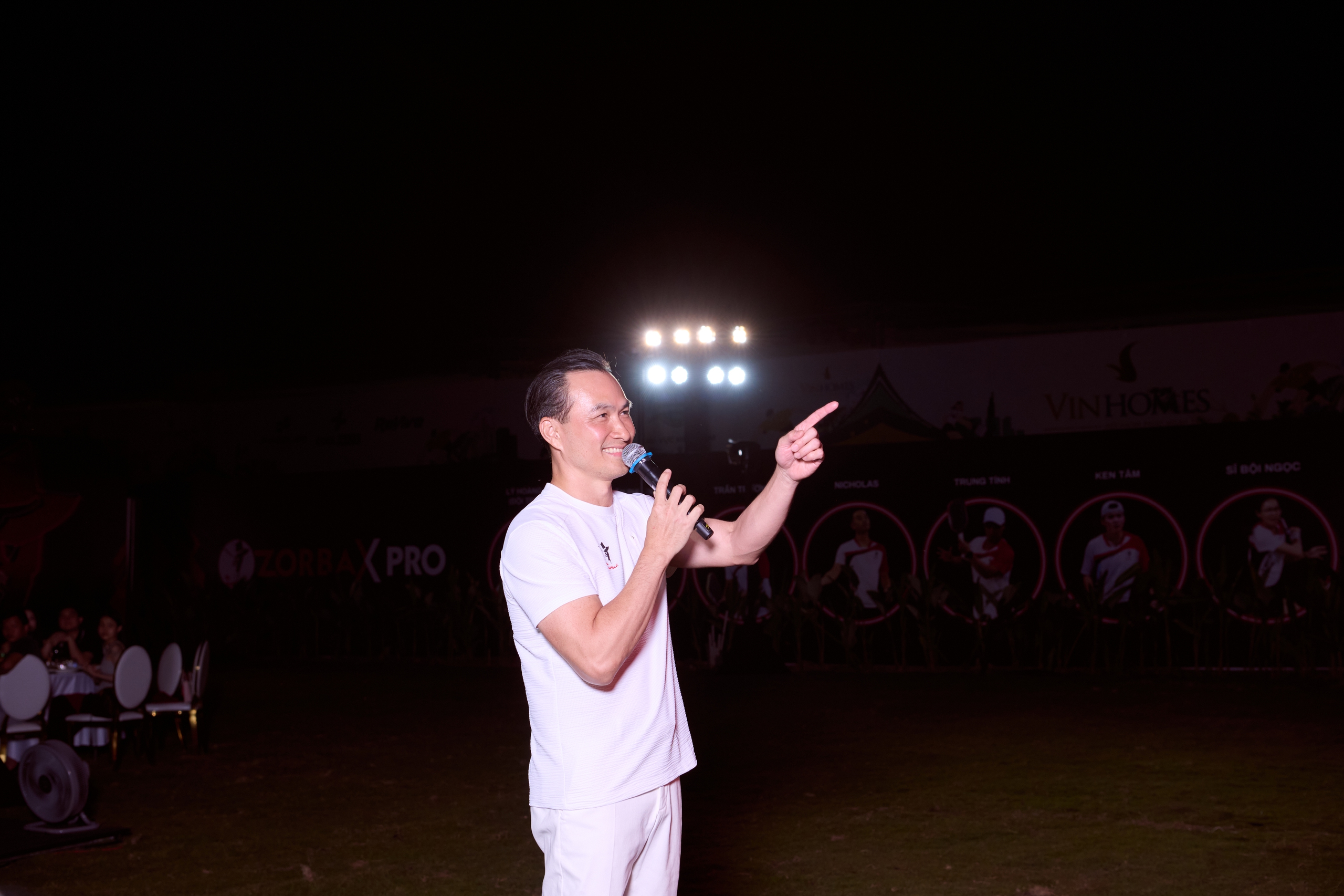 Diện mạo khác lạ của Chi Bảo và Kim Thư - Ảnh 2.