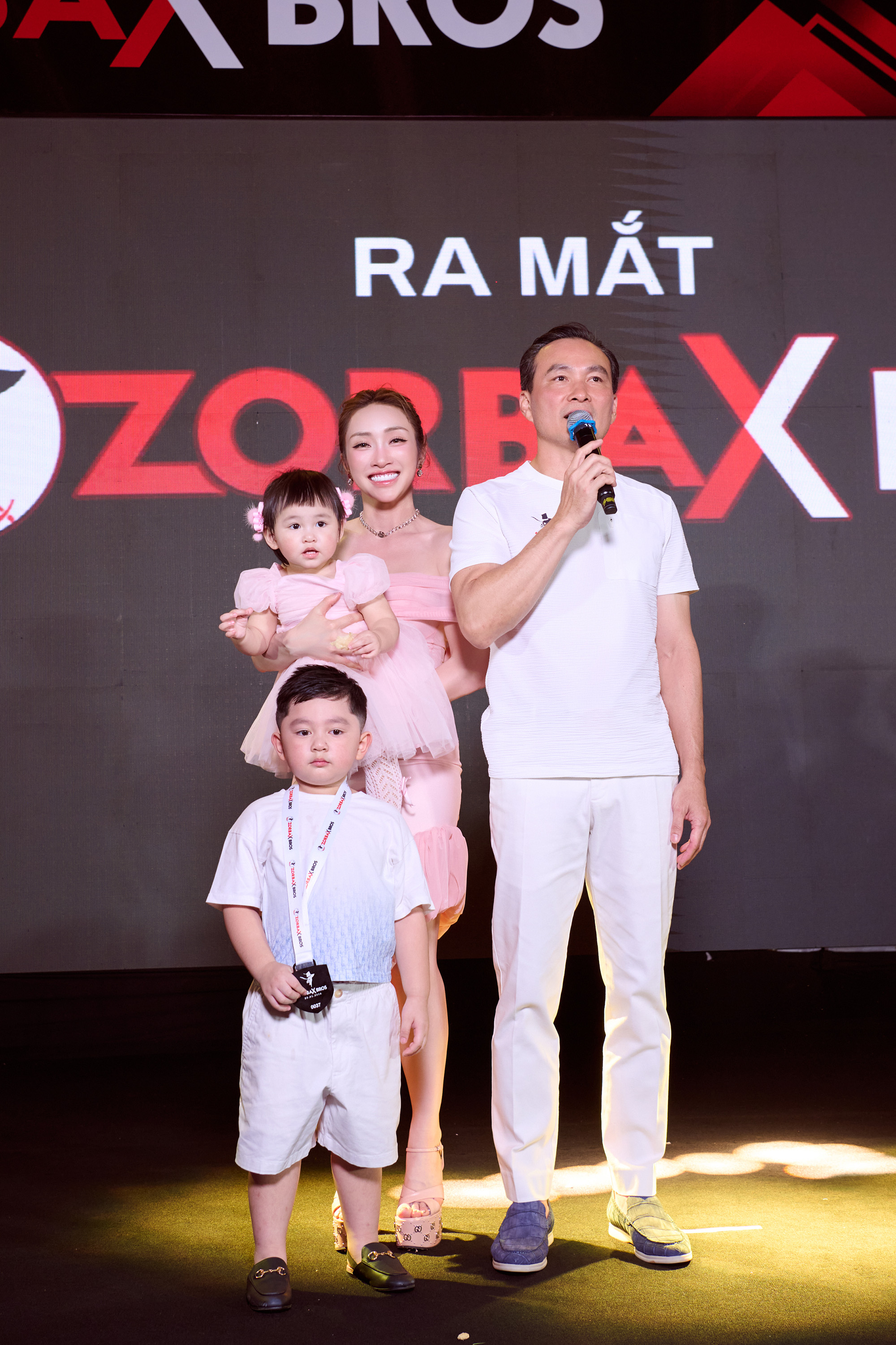 Diện mạo khác lạ của Chi Bảo và Kim Thư - Ảnh 4.