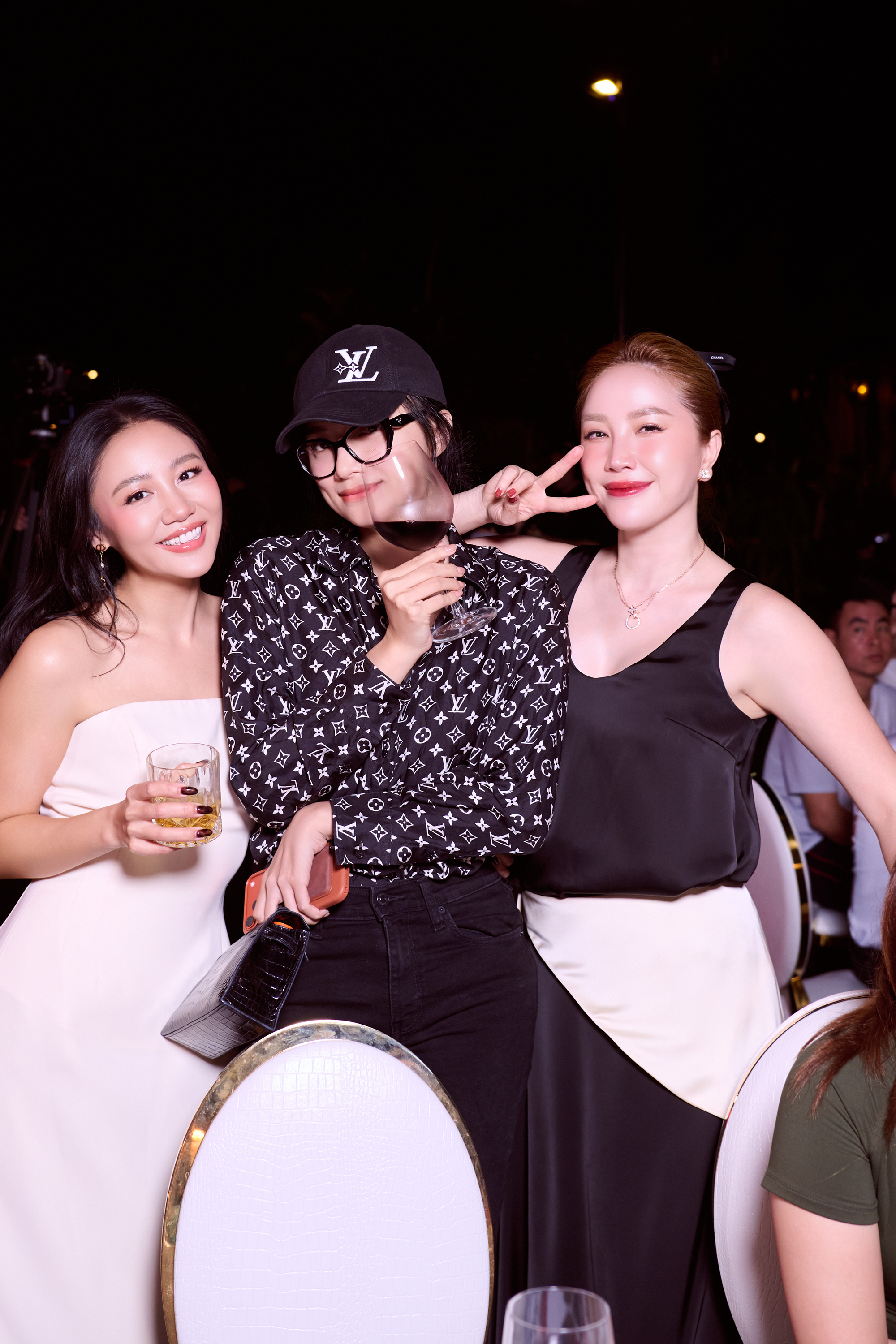 Diện mạo khác lạ của Chi Bảo và Kim Thư - Ảnh 7.