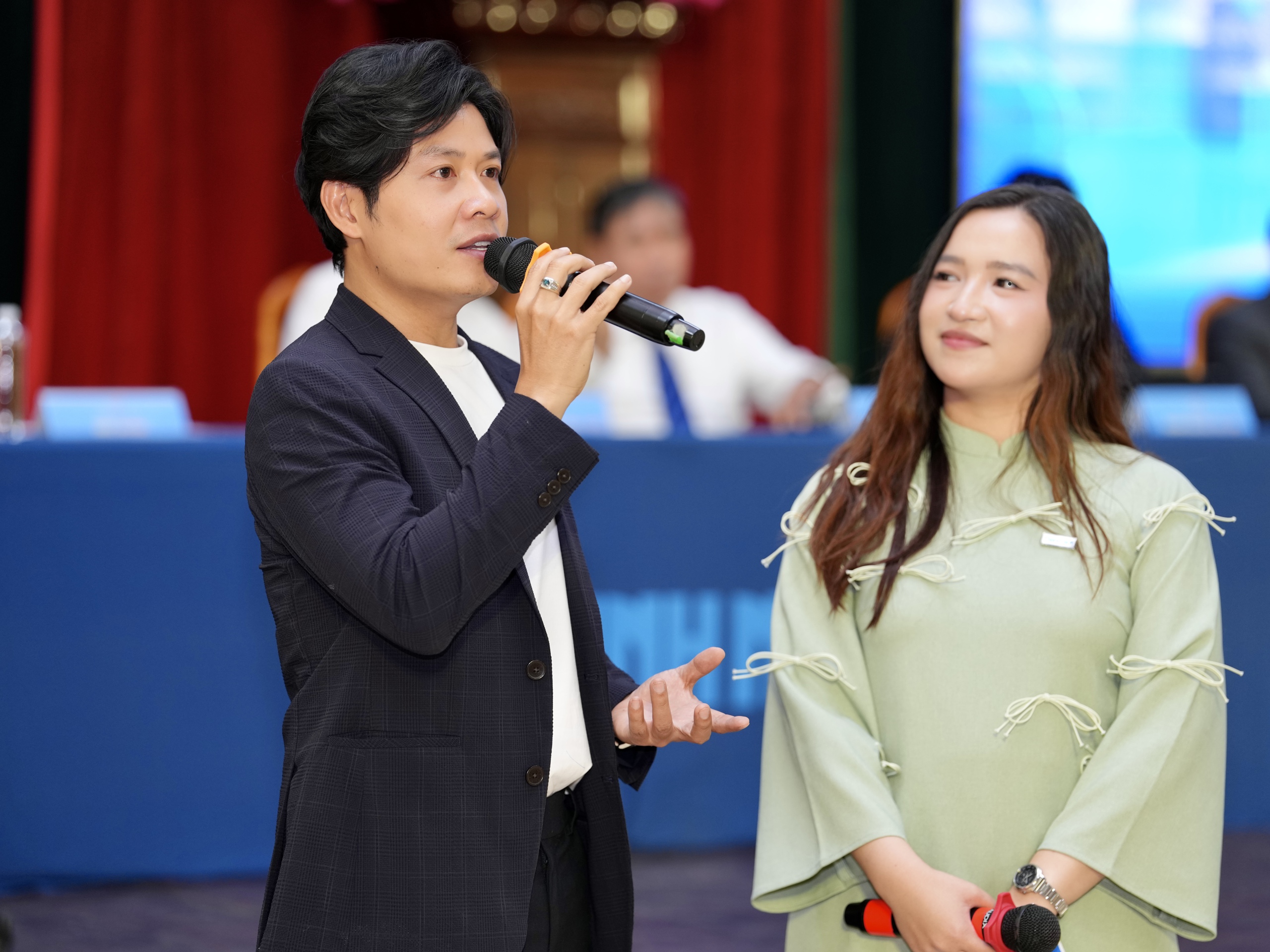 Nhạc sĩ Nguyễn Văn Chung: 'Mẹ thích tôi thi Bách khoa, nhưng...' - Ảnh 2.