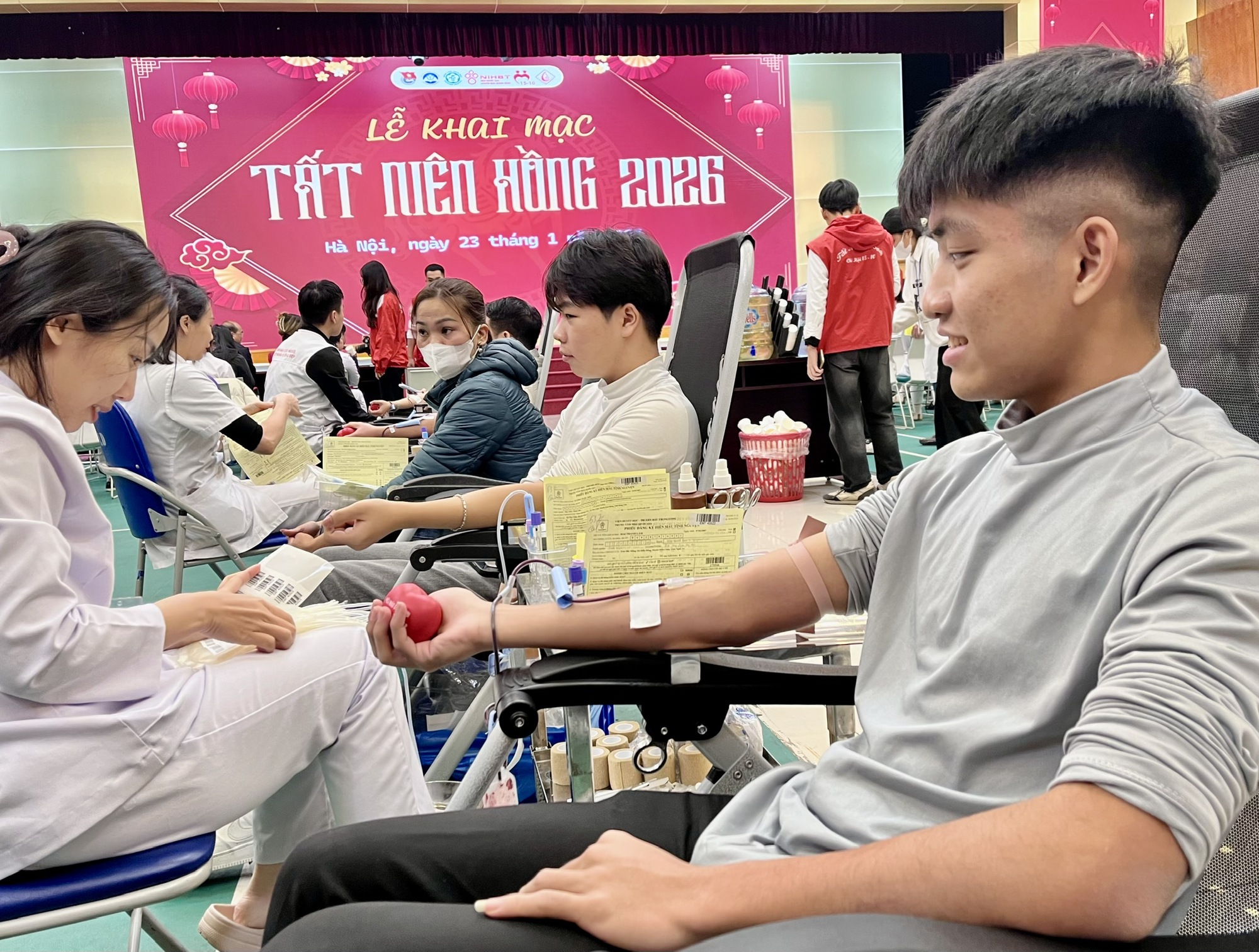 Tiến bộ mới trong điều trị bệnh m&aacute;u &aacute;c t&iacute;nh v&agrave; &yacute; nghĩa của hiến m&aacute;u - Ảnh 1.