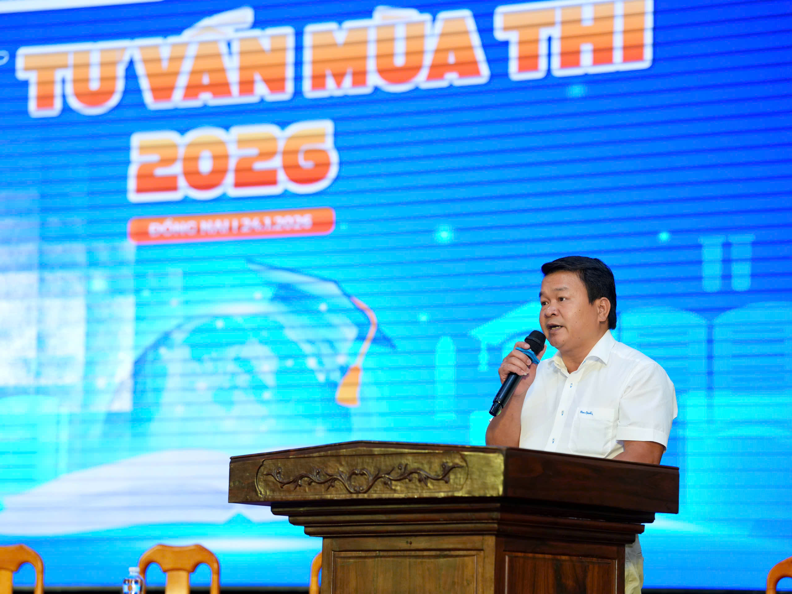 Bộ GD-ĐT th&ocirc;ng tin mới nhất về tuyển sinh đại học 2026 tại Tư vấn m&ugrave;a thi - Ảnh 7.