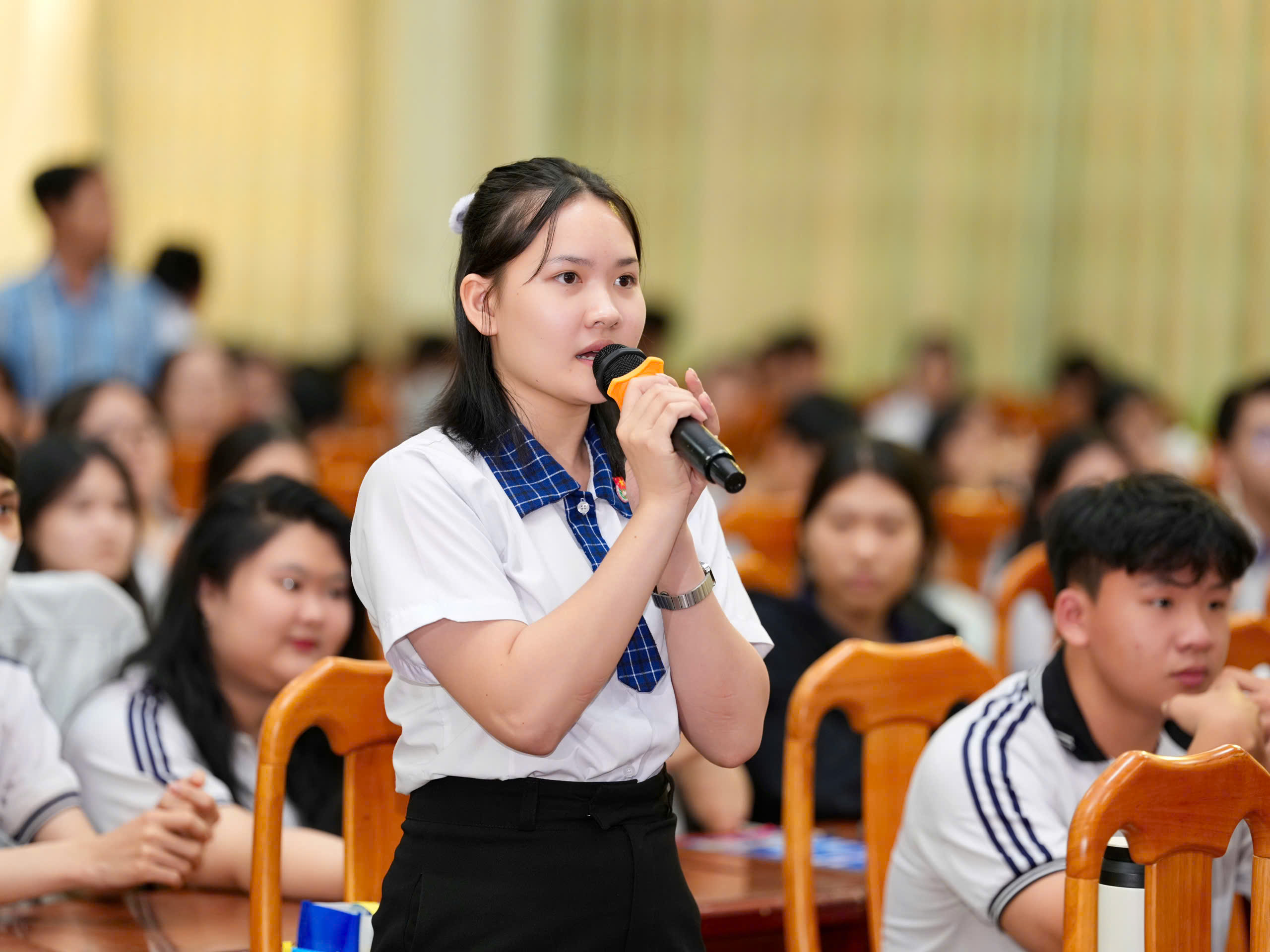 Bộ GD-ĐT th&ocirc;ng tin mới nhất về tuyển sinh đại học 2026 tại Tư vấn m&ugrave;a thi - Ảnh 12.