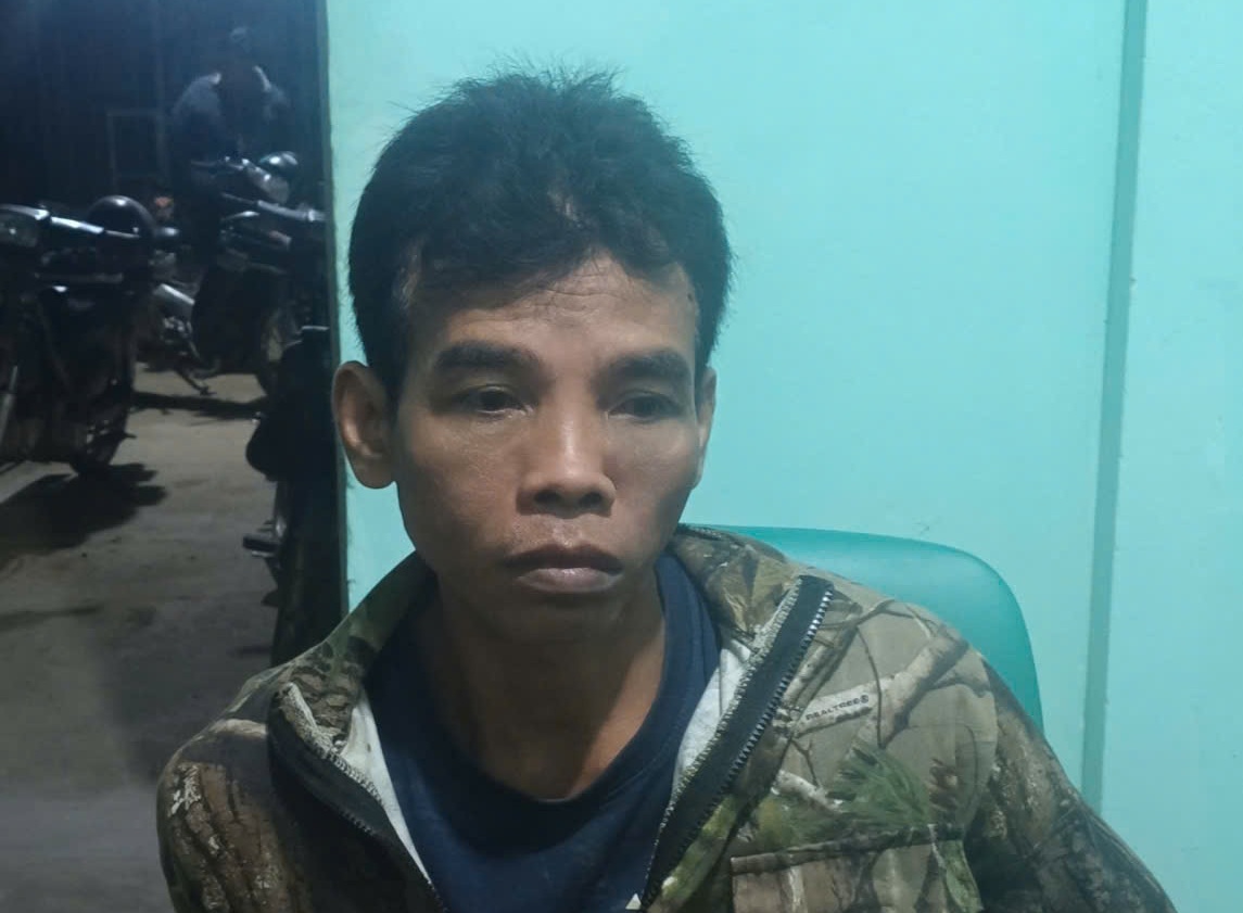 Đi kiểm tra rừng, một bảo vệ bị người đàn ông lạ mặt chém bị thương 
- Ảnh 1.