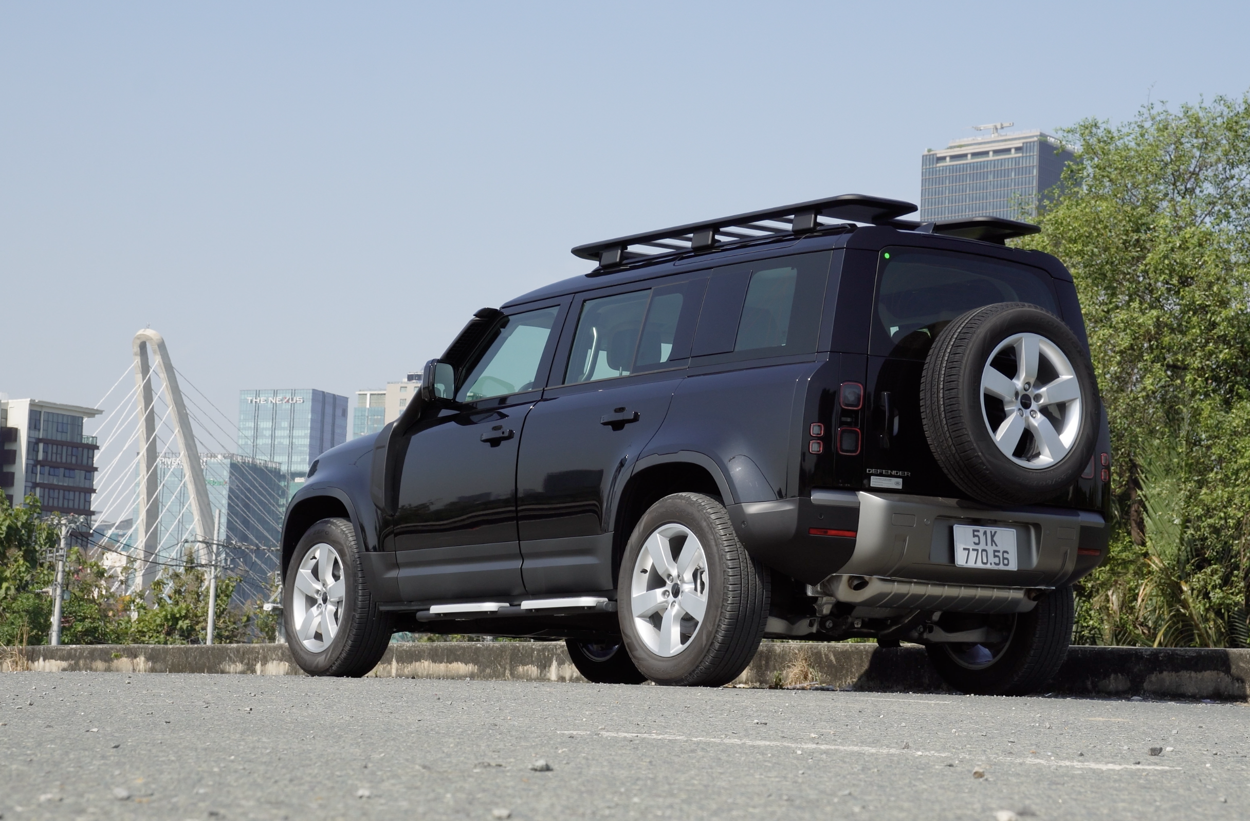 Land Rover Defender: Vì sao được xướng tên 'vua' địa hình? - Ảnh 3.