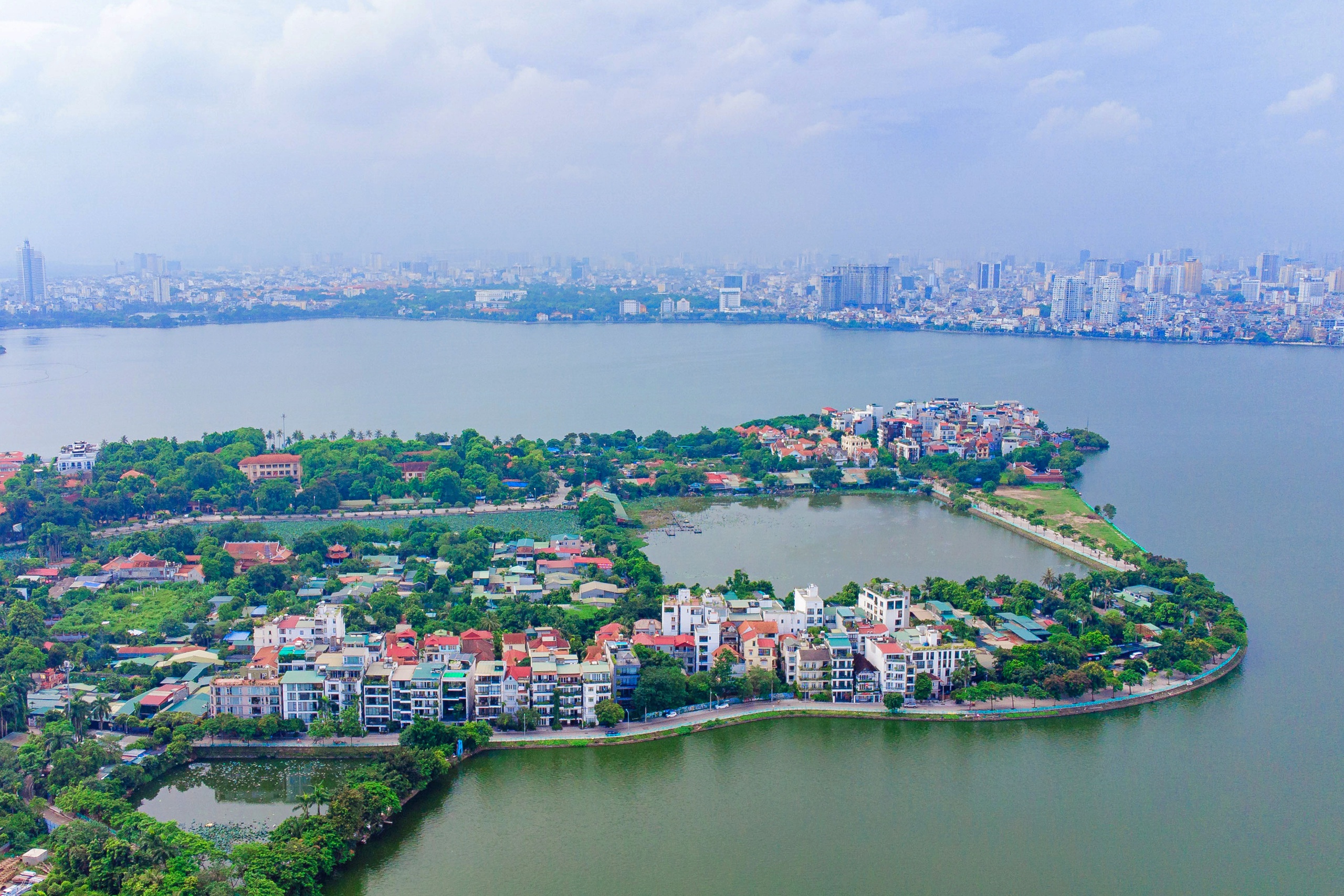 Hà Nội sẽ làm 32 dự án phát triển du lịch, văn hóa quanh hồ Tây - Ảnh 2.