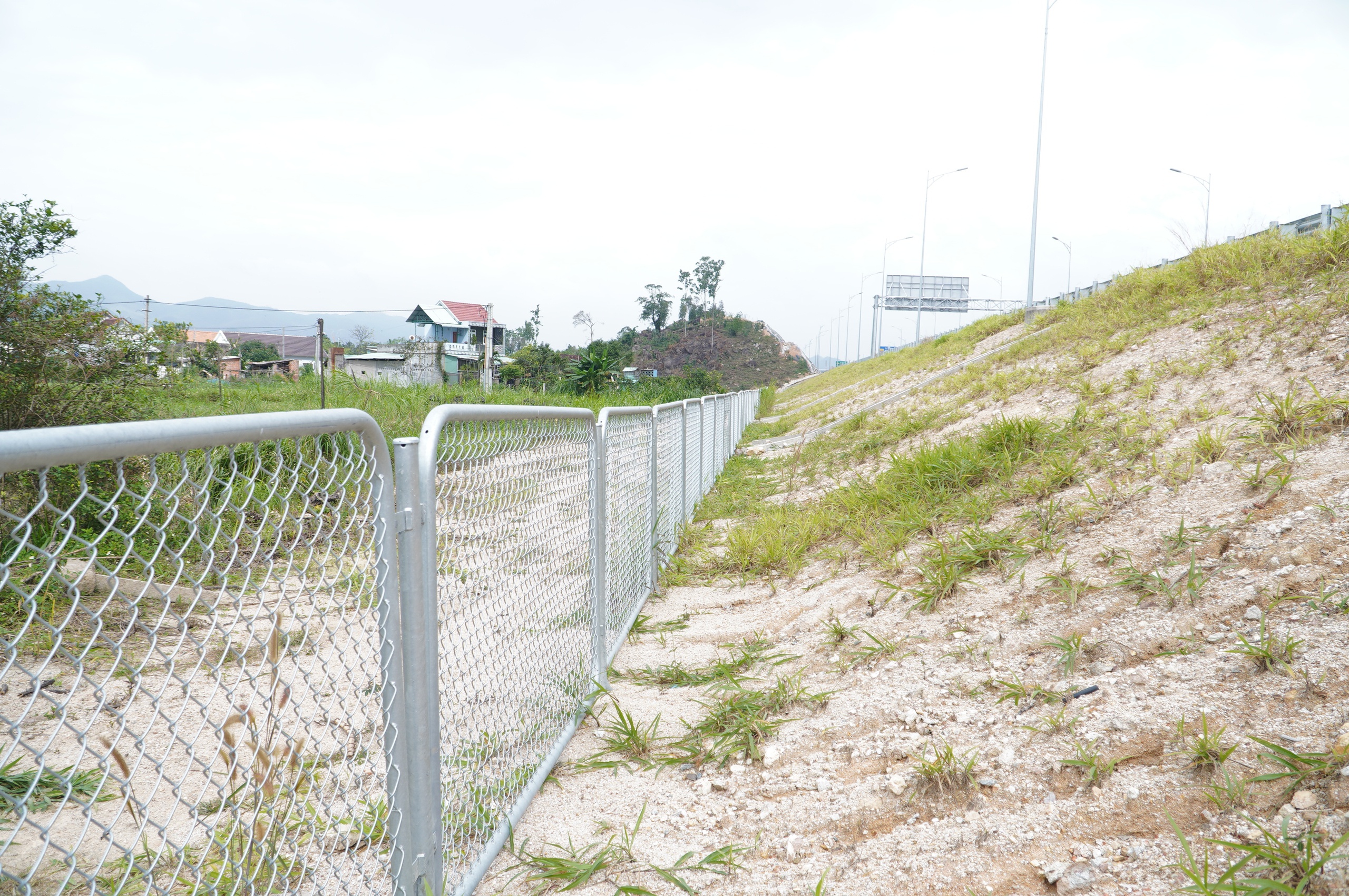 Cao tốc phía đông Gia Lai gấp rút thông xe trước Tết- Ảnh 6.