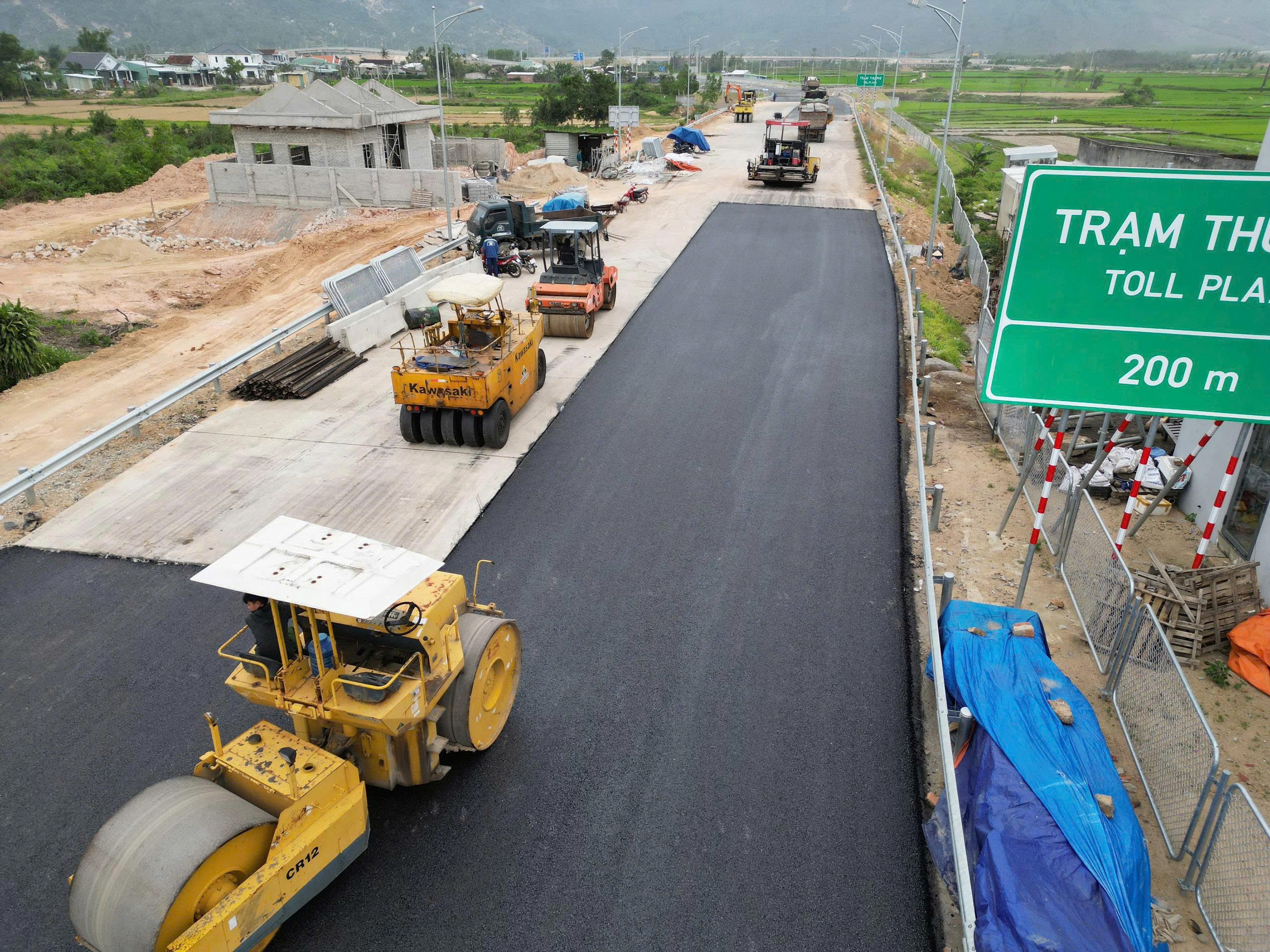 Cao tốc phía đông Gia Lai gấp rút thông xe trước Tết- Ảnh 2.