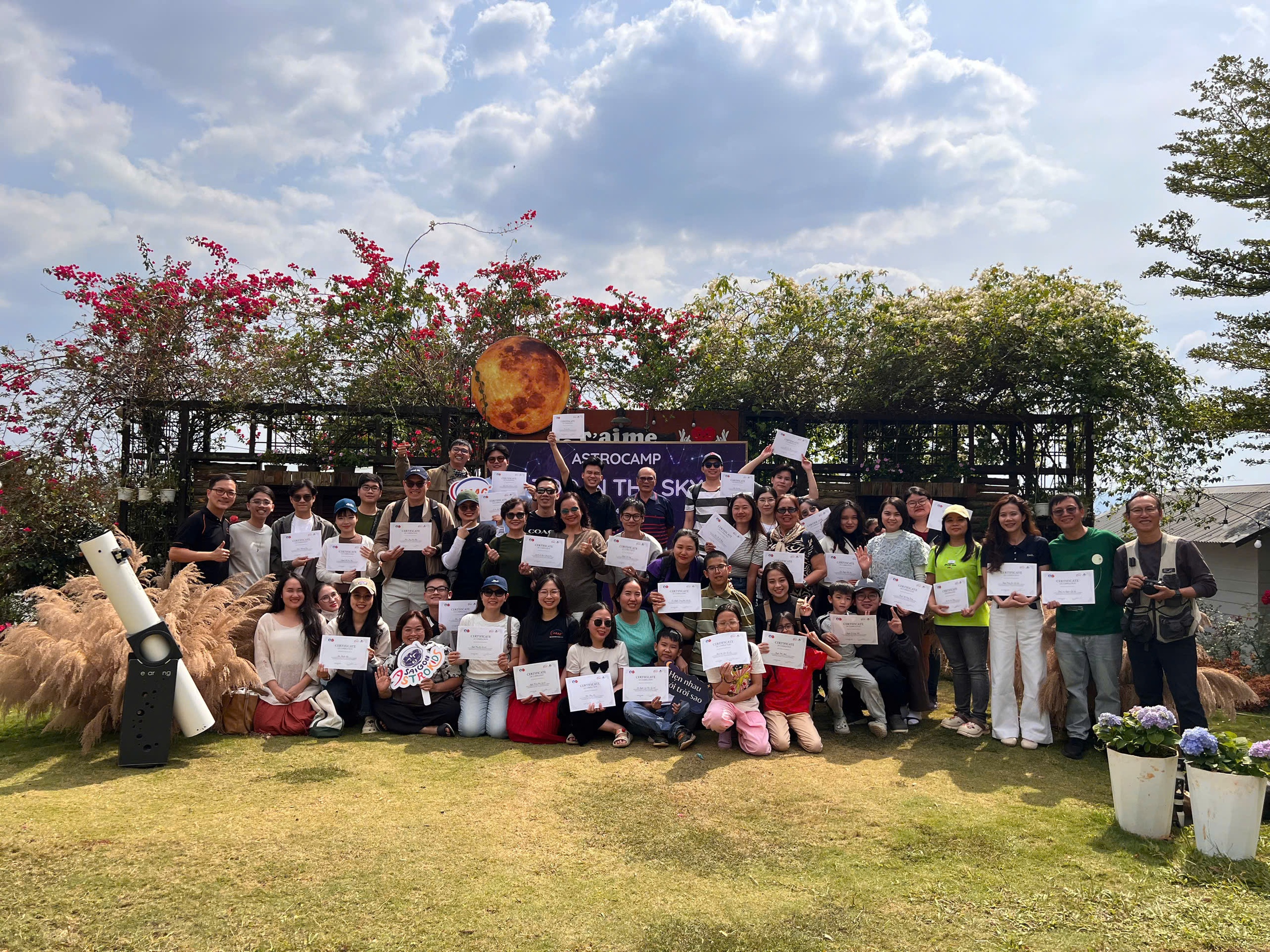 'Vườn thú lớn nhất bầu trời': Trước tết, nhiều người TP.HCM vượt hàng trăm km để ngắm - Ảnh 18.