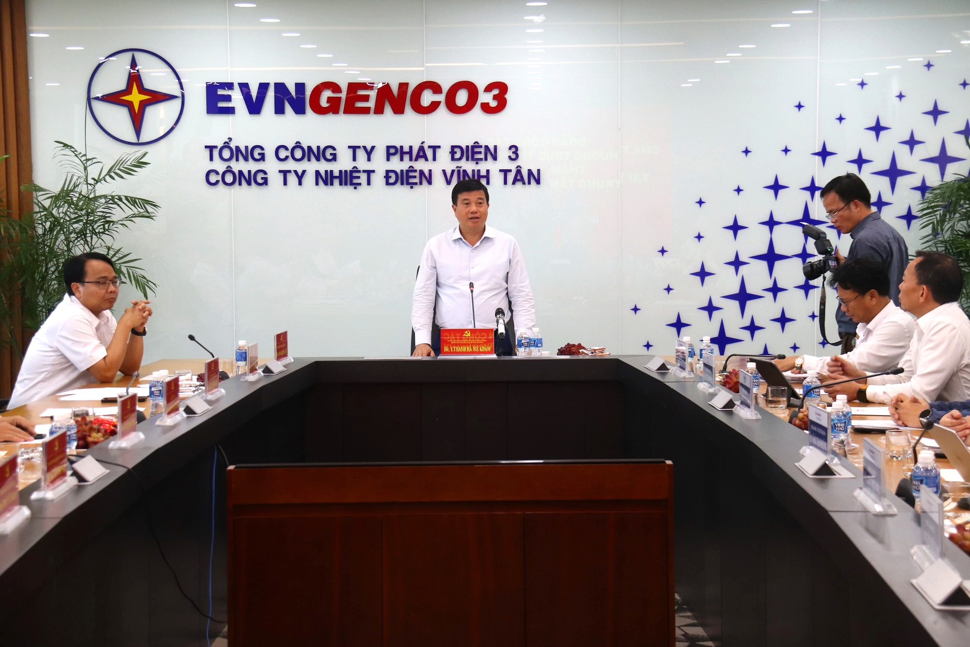 Bí thư tỉnh ủy Lâm Đồng thăm và chúc tết tại Trung tâm điện lực Vĩnh Tân - Ảnh 1.