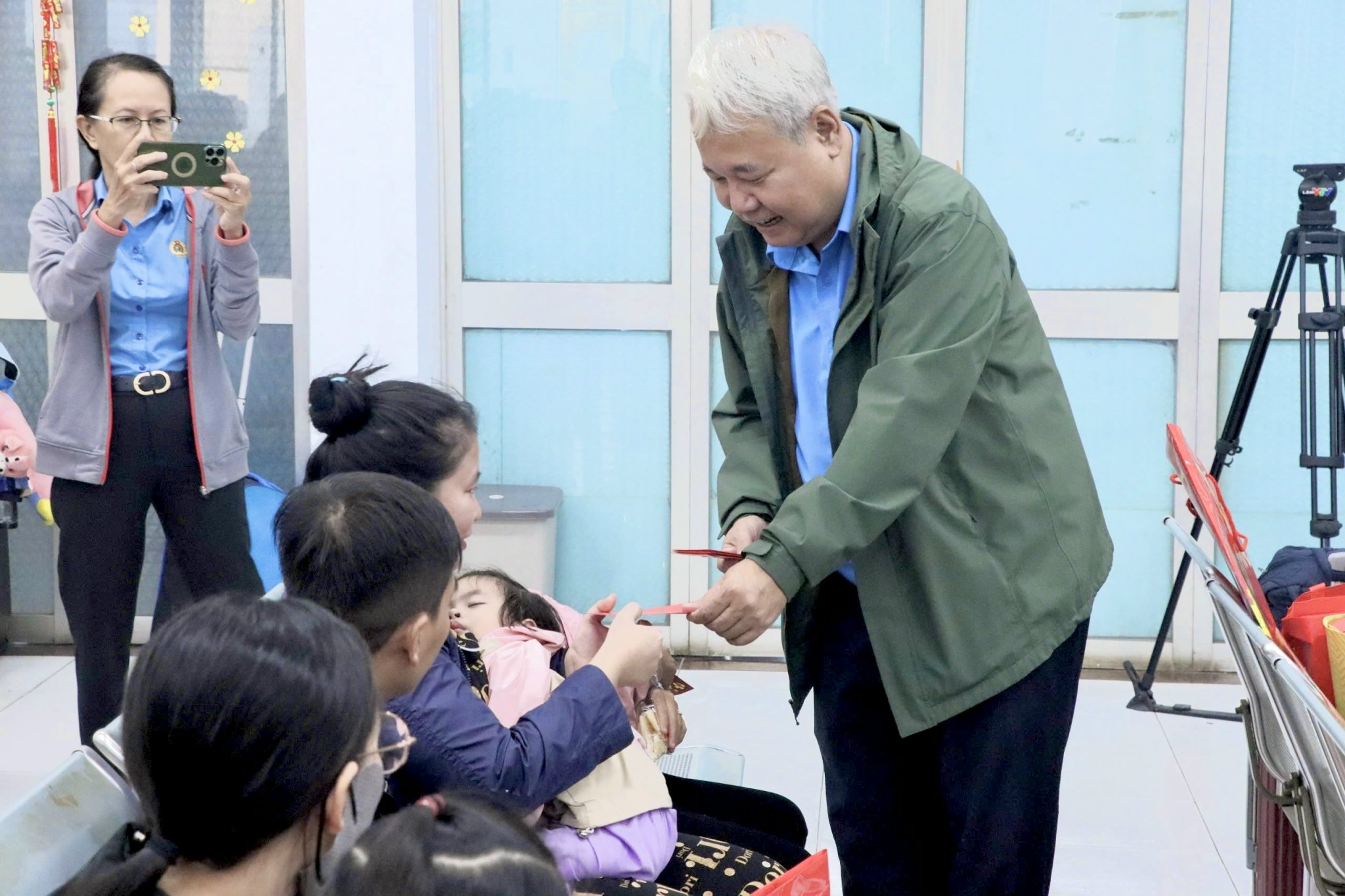 TP.HCM dành hơn 5.900 tỉ đồng chăm lo tết - Ảnh 3.