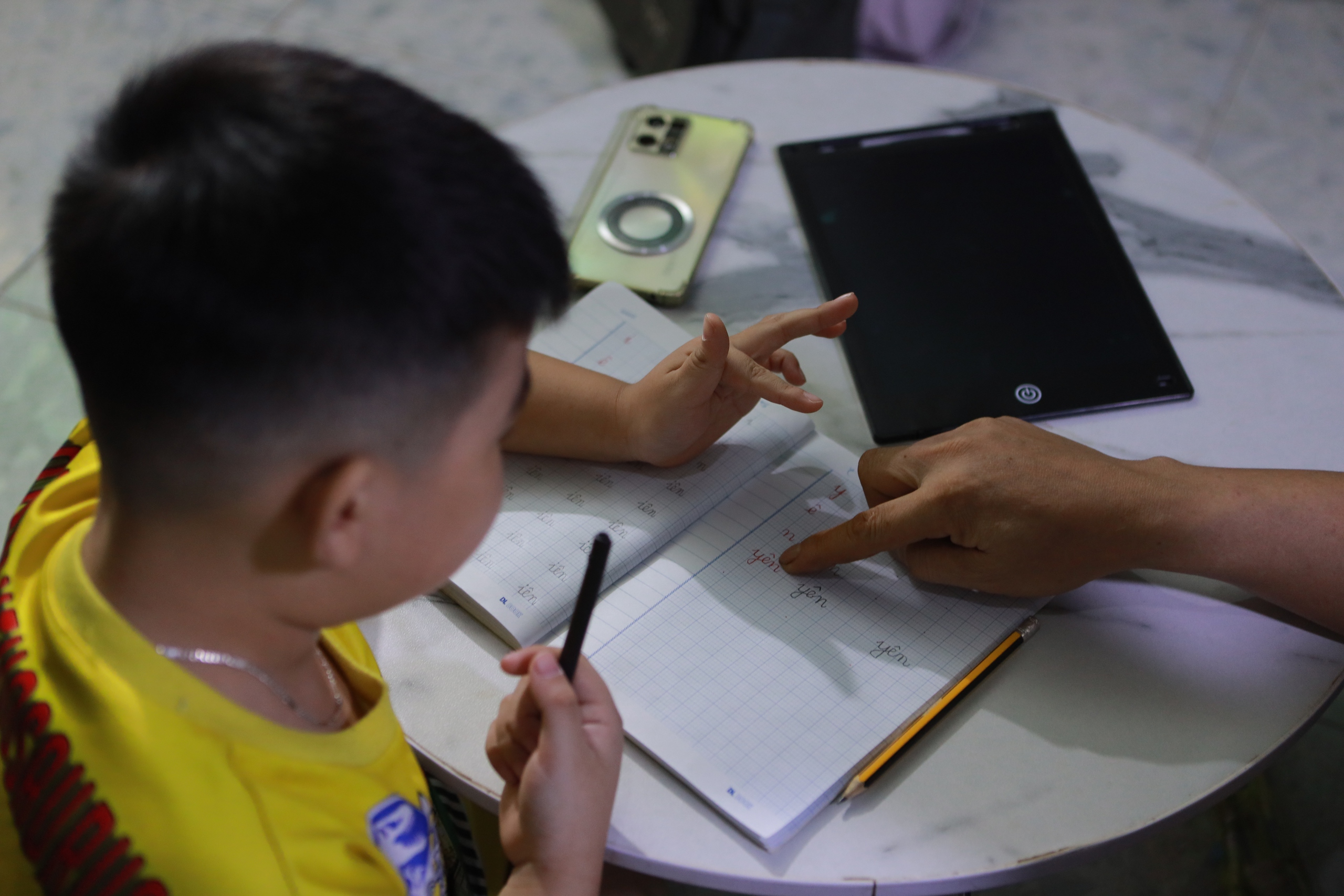 'Siêu phường' nhiều khu công nghiệp nhất: Nhắc đến con trai, mắt ông Tài sáng lên- Ảnh 3. 'Siêu phường' nhiều khu công nghiệp nhất: Nhắc đến con trai, mắt ông Tài sáng lên- Ảnh 3.