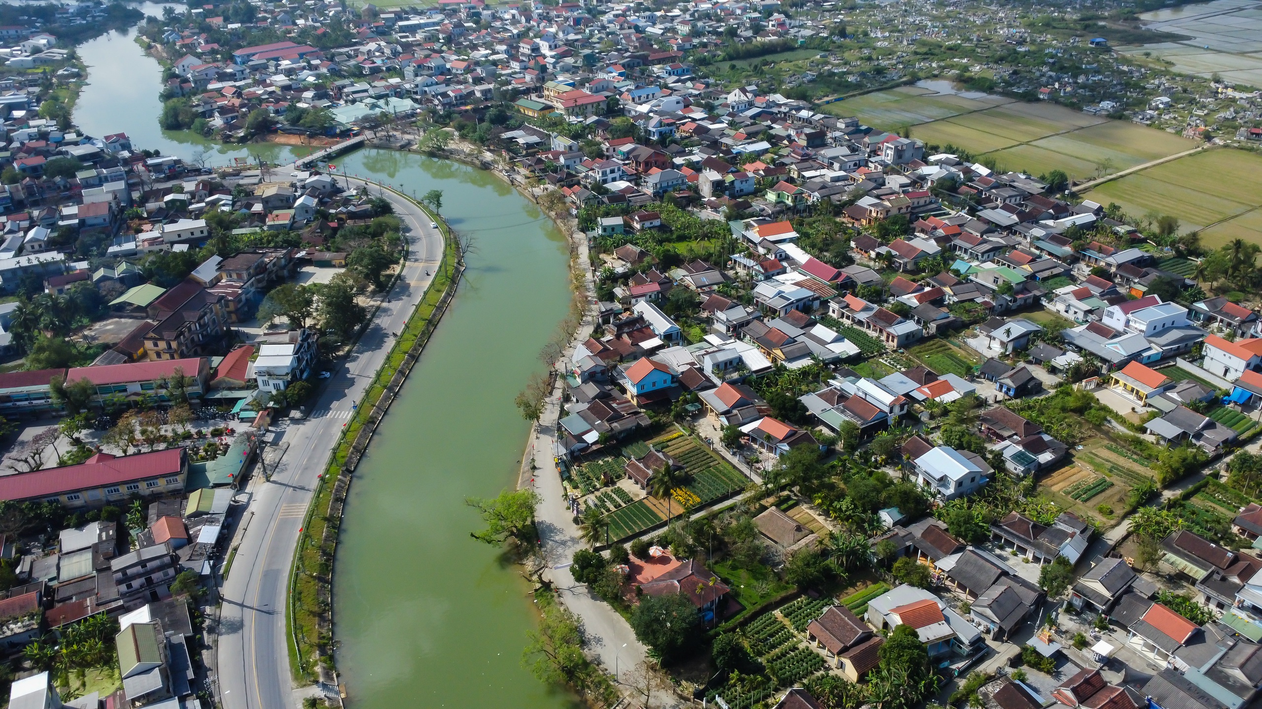 Ng&ocirc;i l&agrave;ng B&aacute;c Hồ từng sống ở Huế: B&igrave;nh y&ecirc;n khoe sắc trước thềm xu&acirc;n- Ảnh 2.