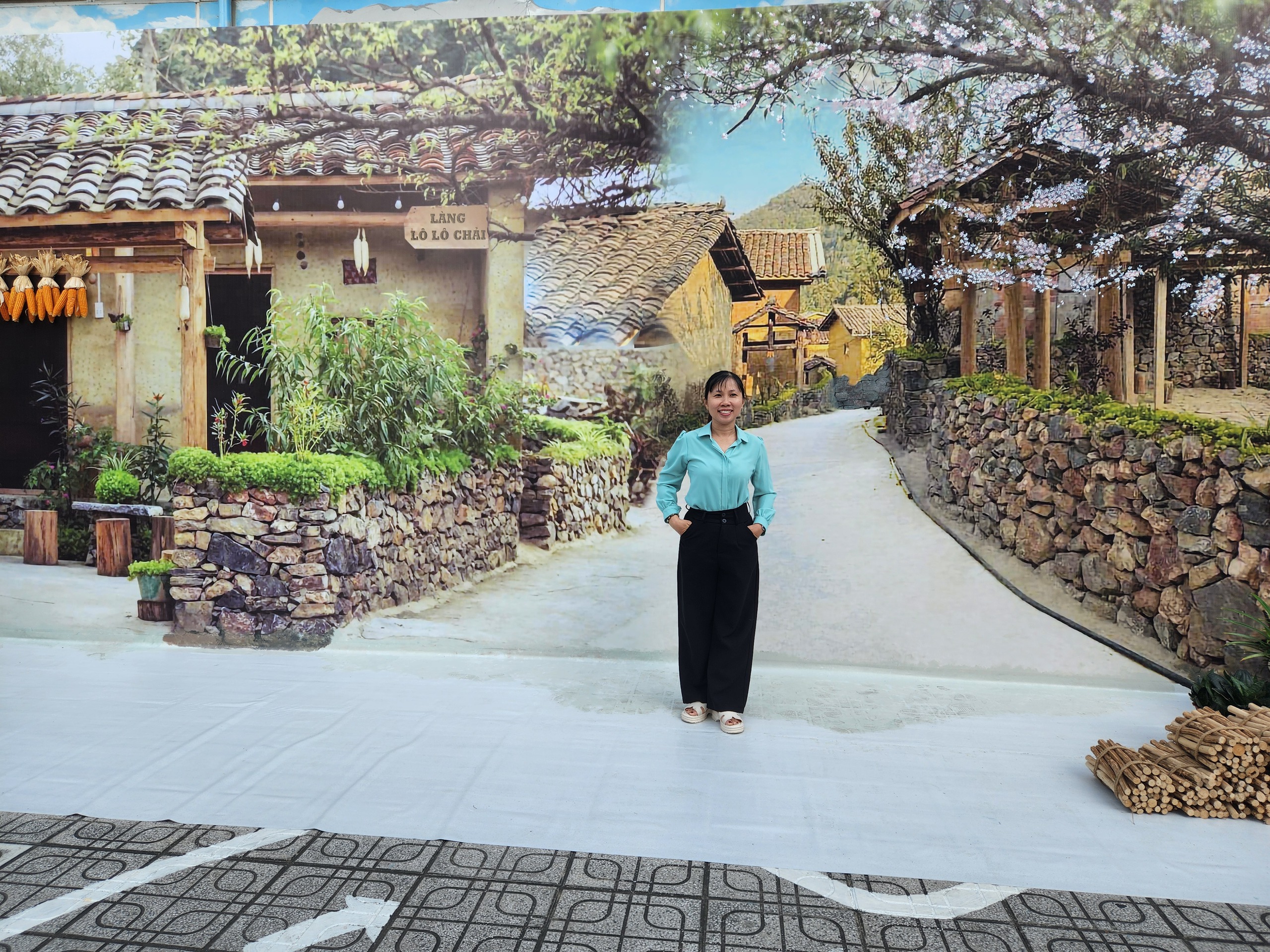 Rực rỡ sắc hoa đón tết ở những trường học hàng ngàn mét vuông - Ảnh 16.