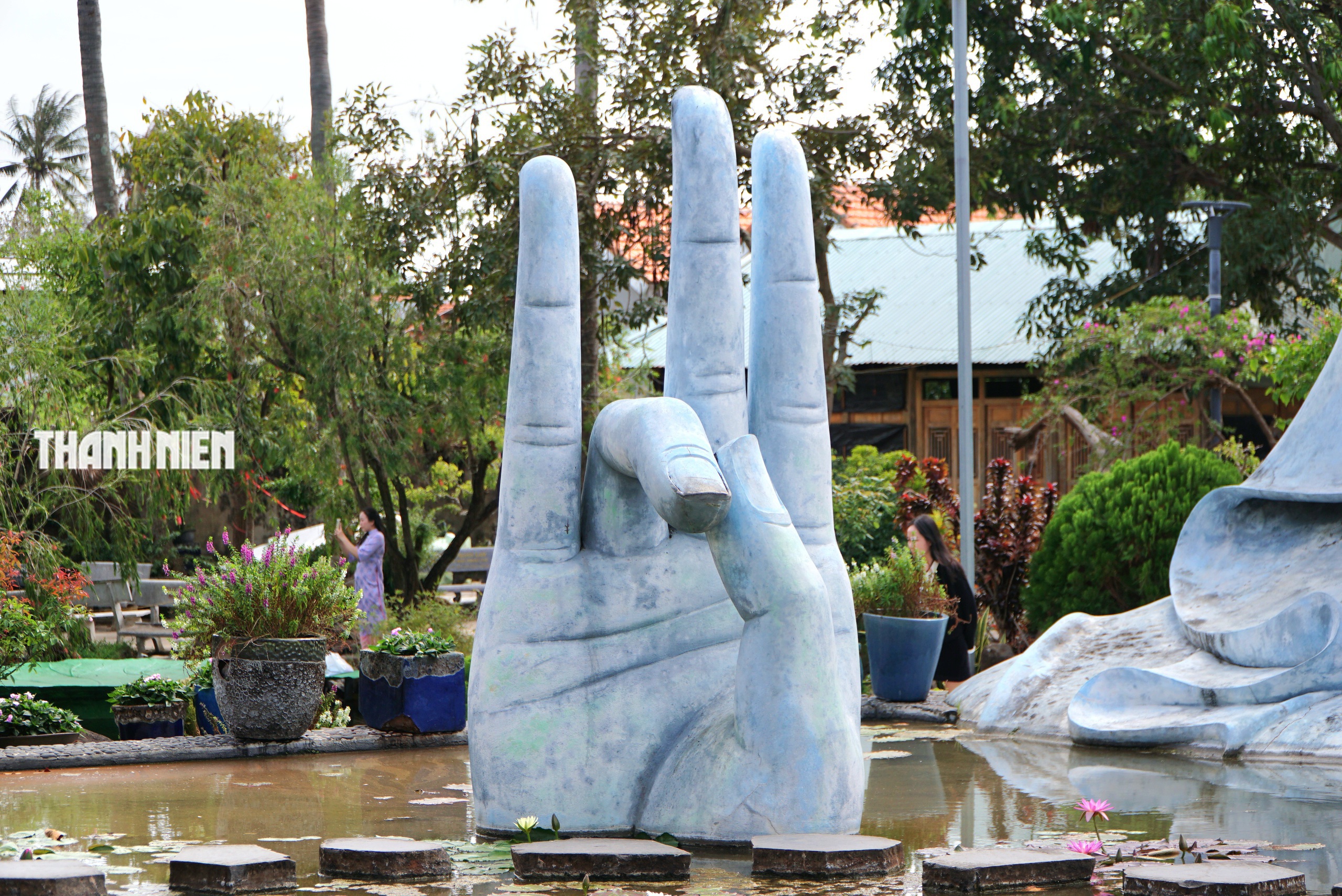 Ng&ocirc;i ch&ugrave;a thờ tượng Quan &Acirc;m từ biển: Gieo b&igrave;nh an cho cả trăm người mỗi m&ugrave;a b&atilde;o - Ảnh 6.